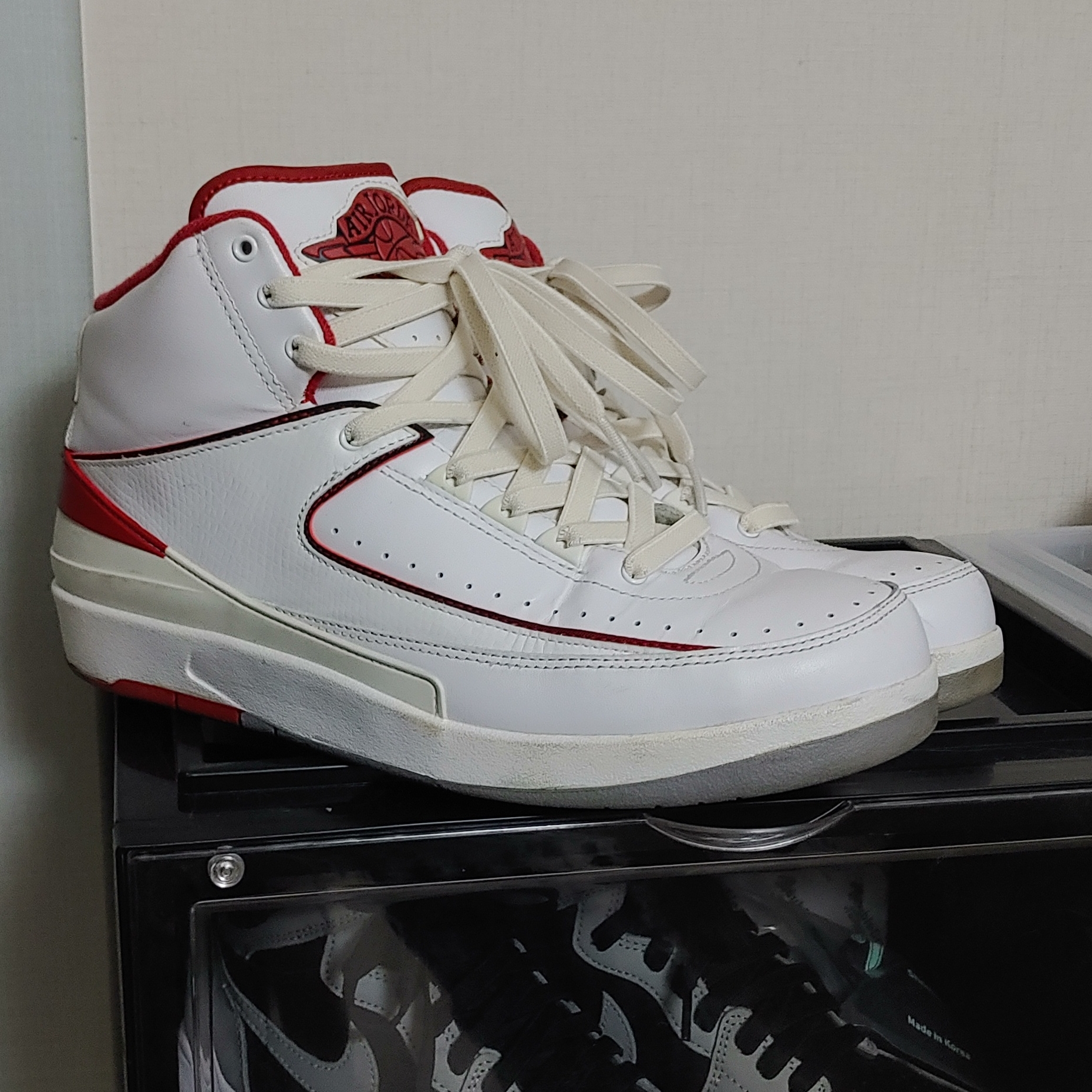 Jordan 2 Retro White Red 2014, Jordan 2 x Off-White Retro Low SP White and Varsity Red 착용 스타일 - 1
