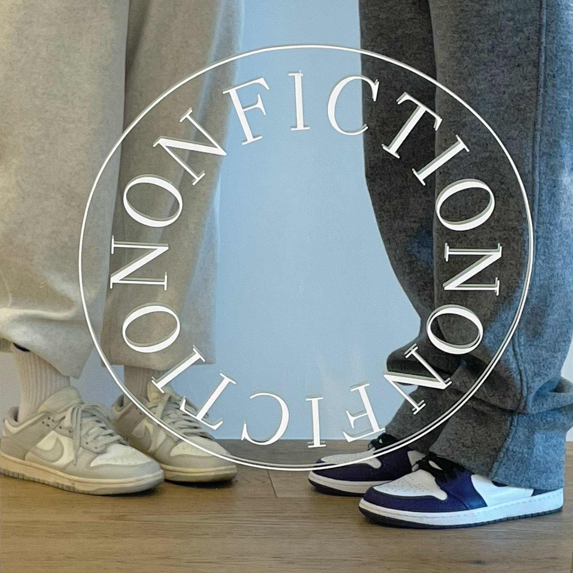 (W) Nike Dunk Low Light Bone, Jordan 1 Retro High OG Court Purple 2020 착용 스타일