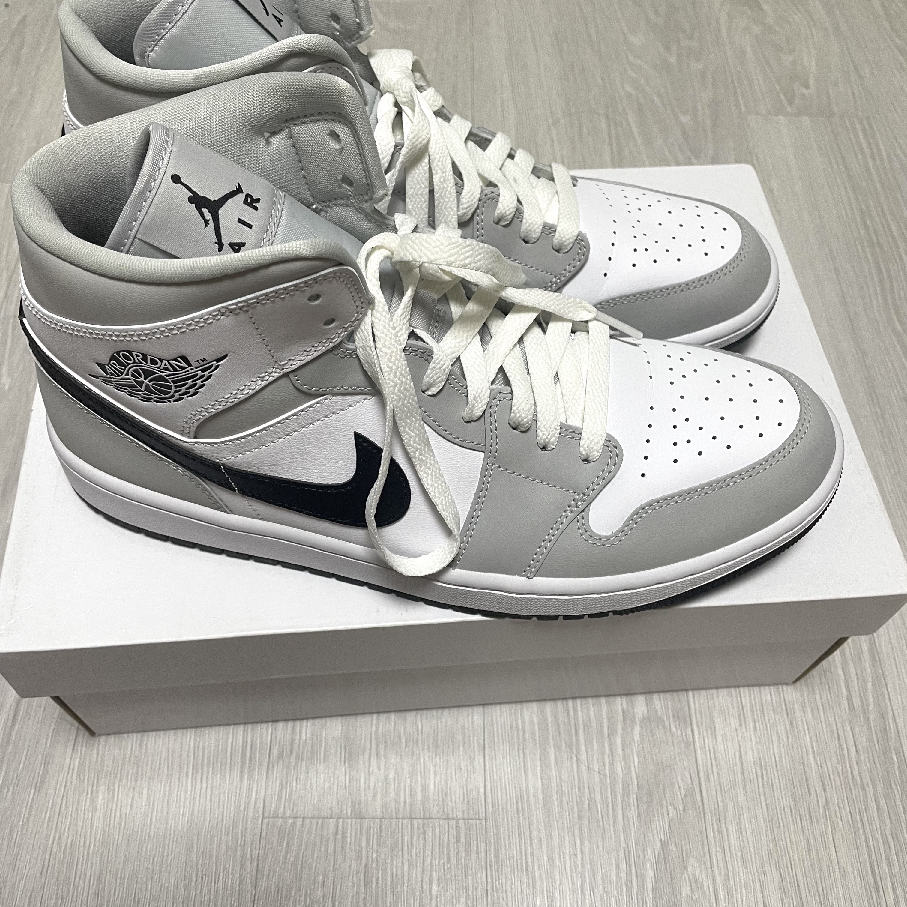 (W) Jordan 1 Mid Grey Fog 착용 스타일