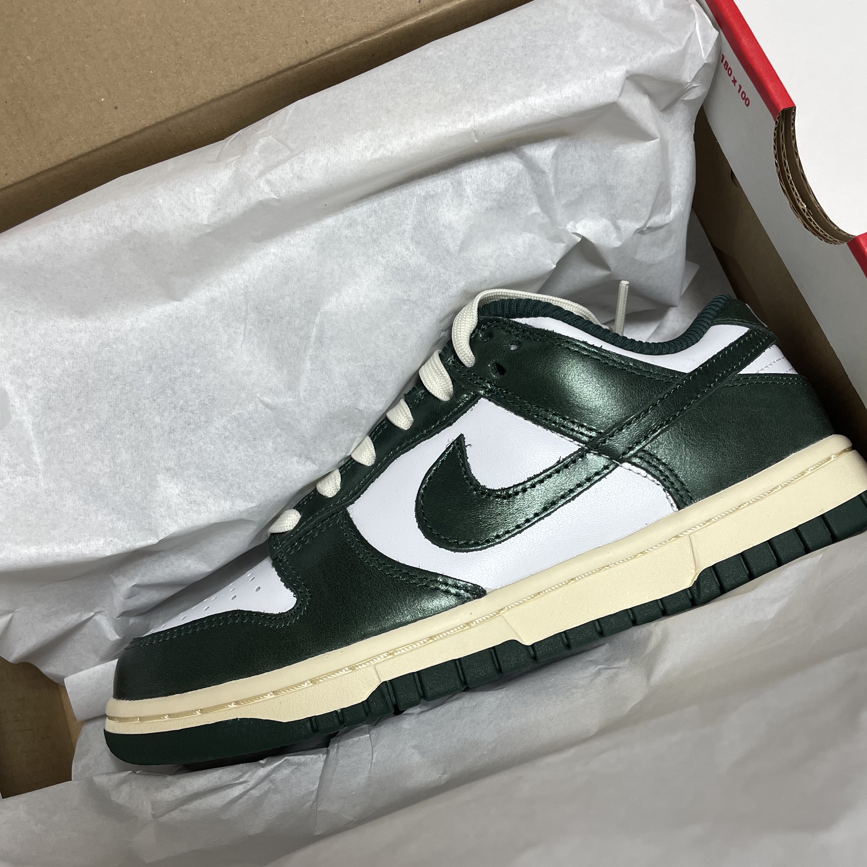 (W) Nike Dunk Low Vintage Green 착용 스타일