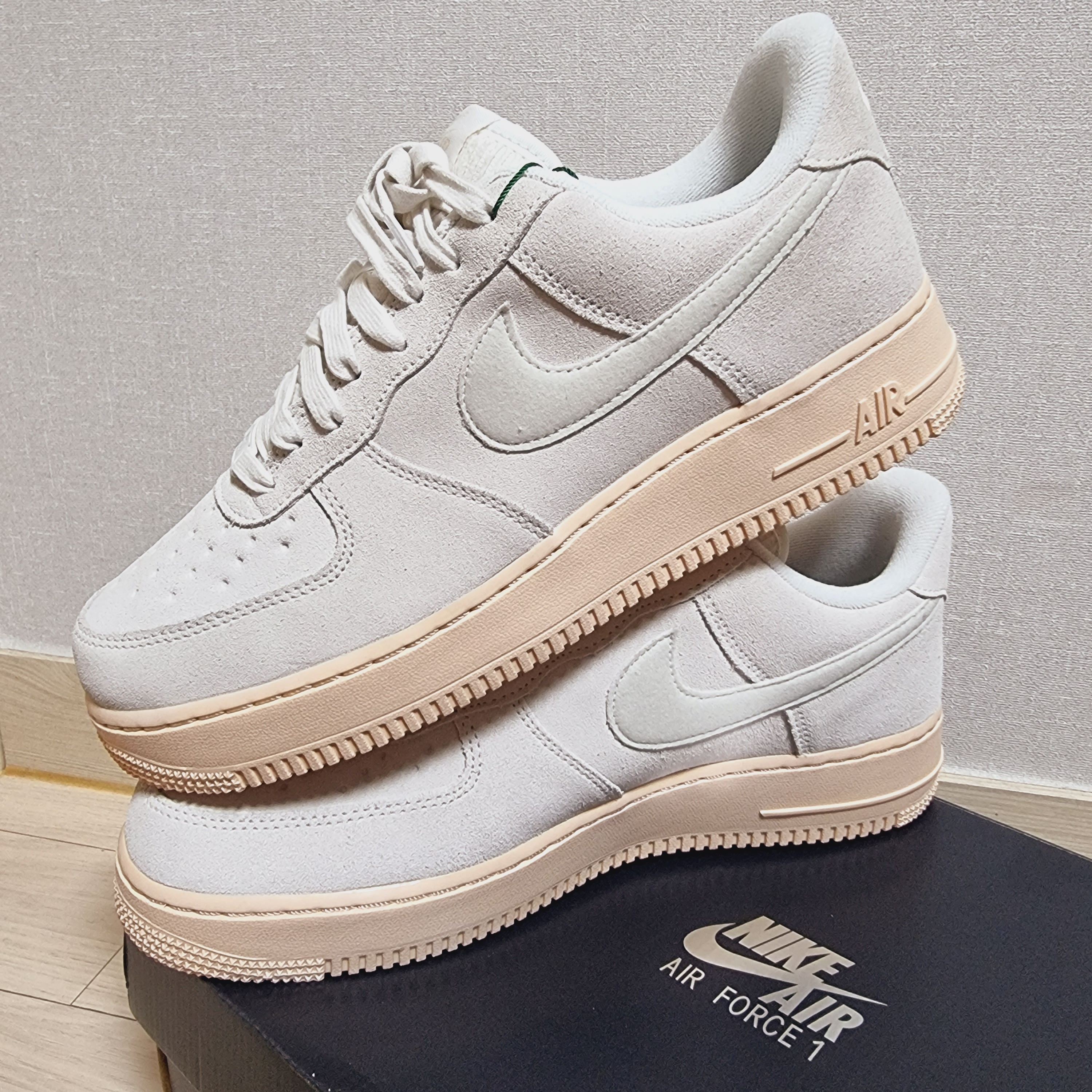 Nike Air Force 1 Low Winter Premium Summit White 착용 스타일 - 2