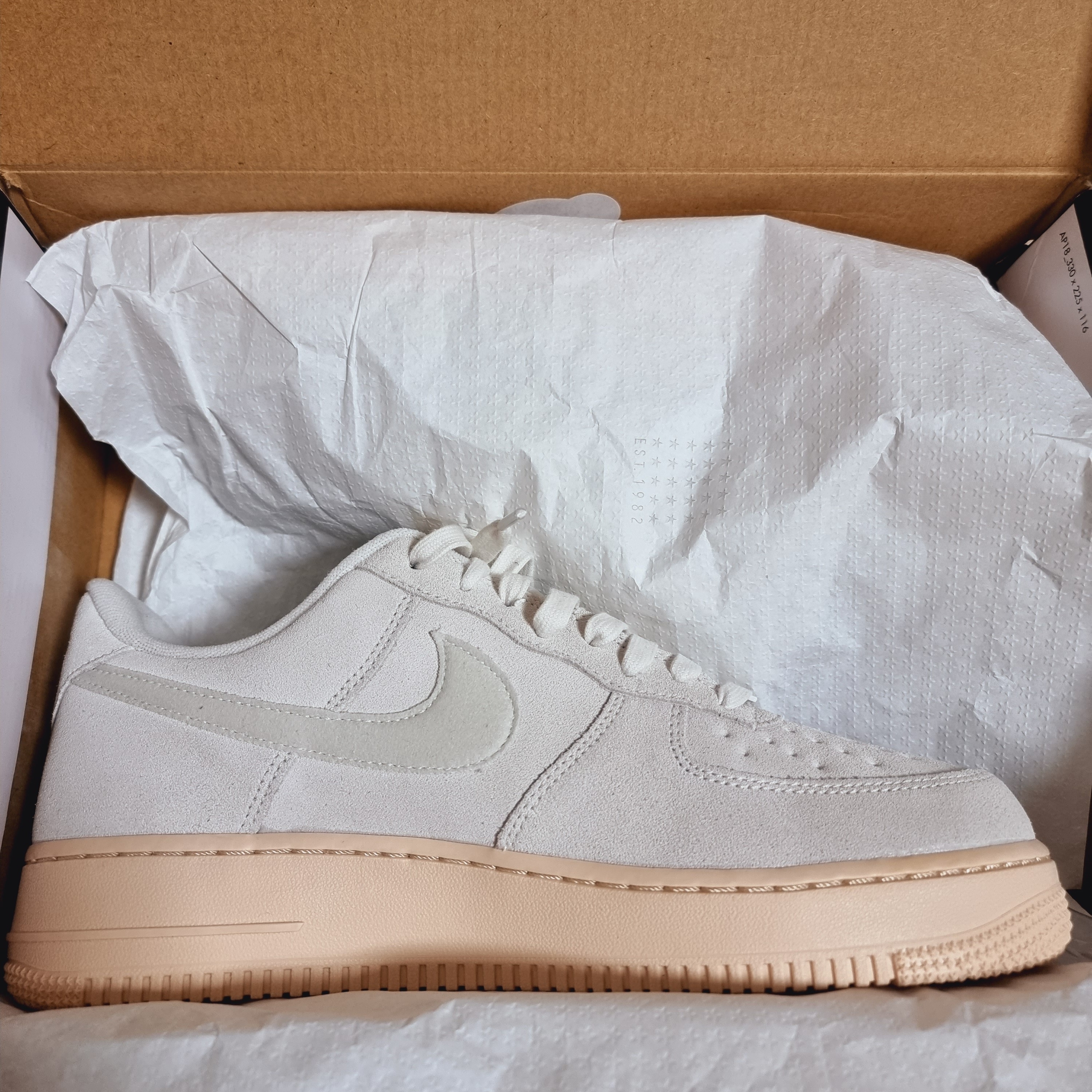 Nike Air Force 1 Low Winter Premium Summit White 착용 스타일 - 1