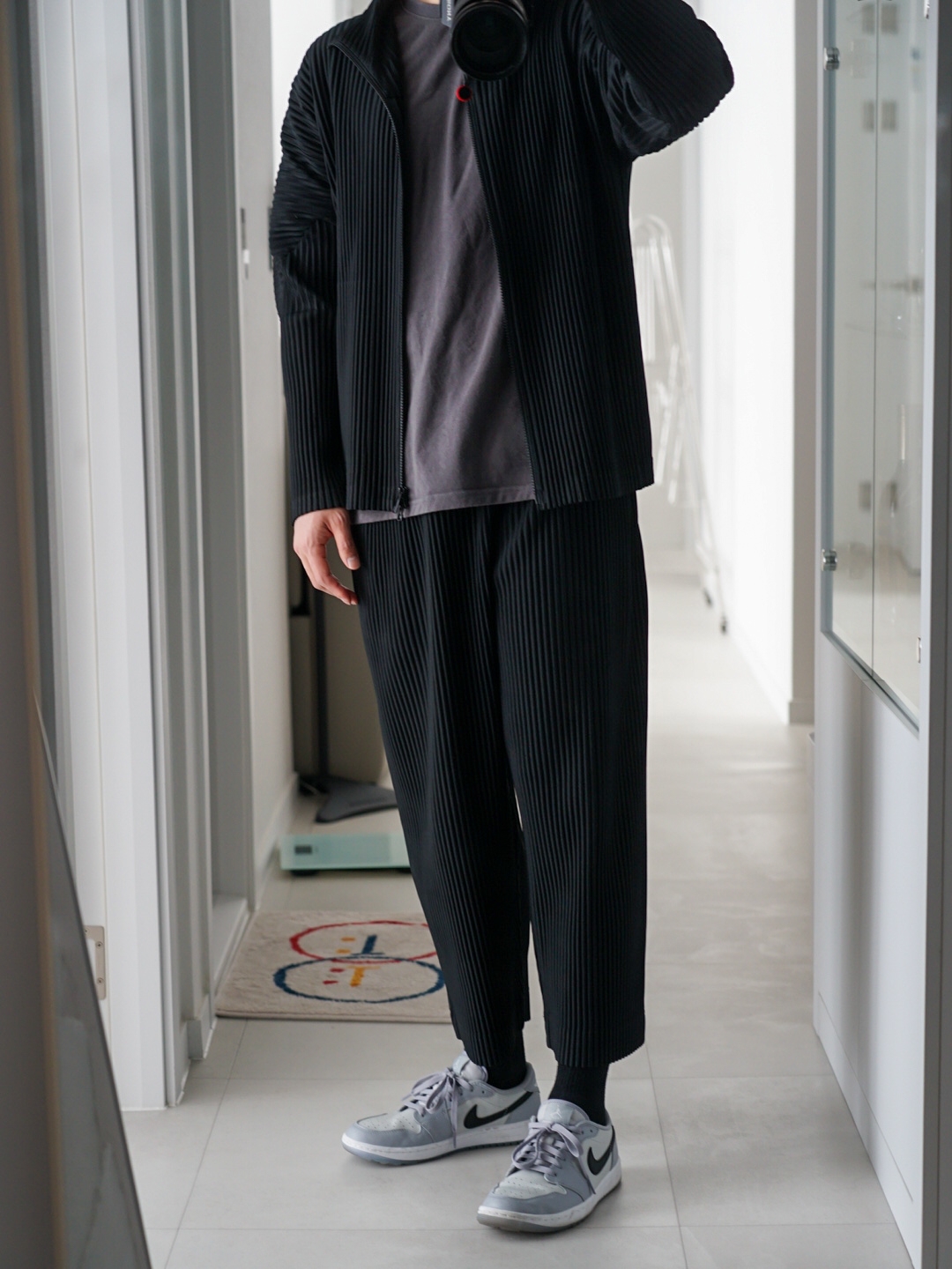Jordan 1 Low Golf Wolf Grey 착용 스타일 - 1