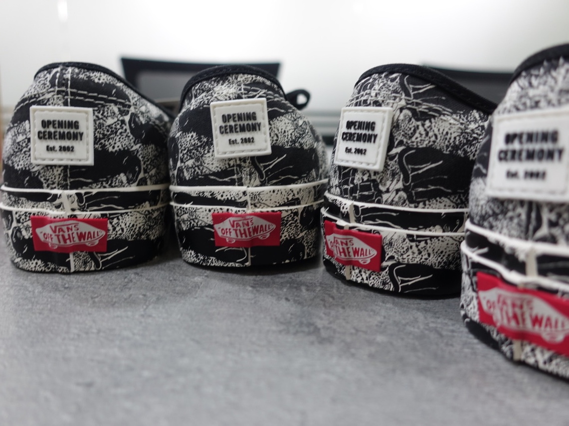 Vans x Opening Ceremony Authentic Black 착용 스타일