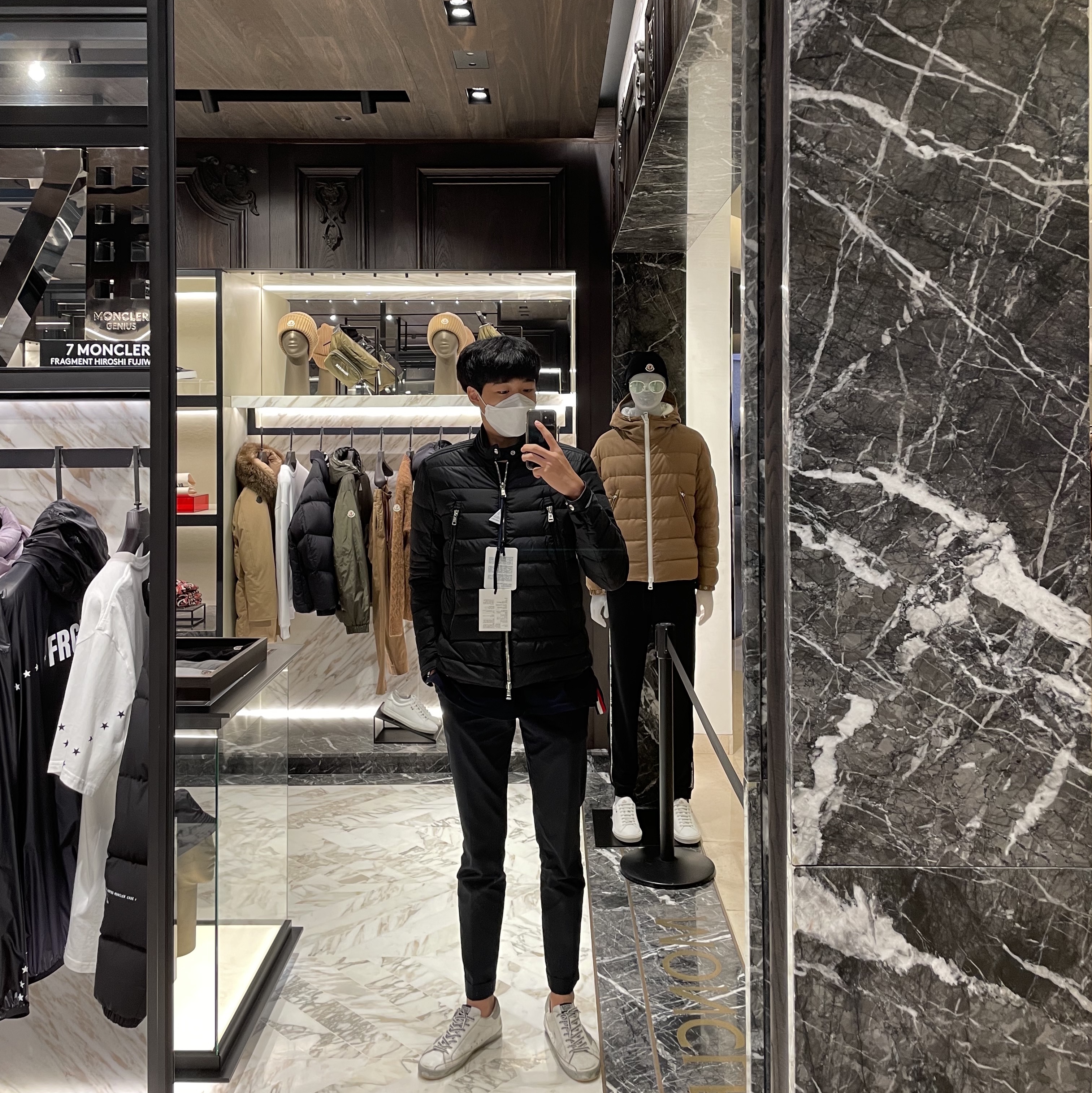 Moncler Amiot Jacket Black - 21FW 착용 스타일