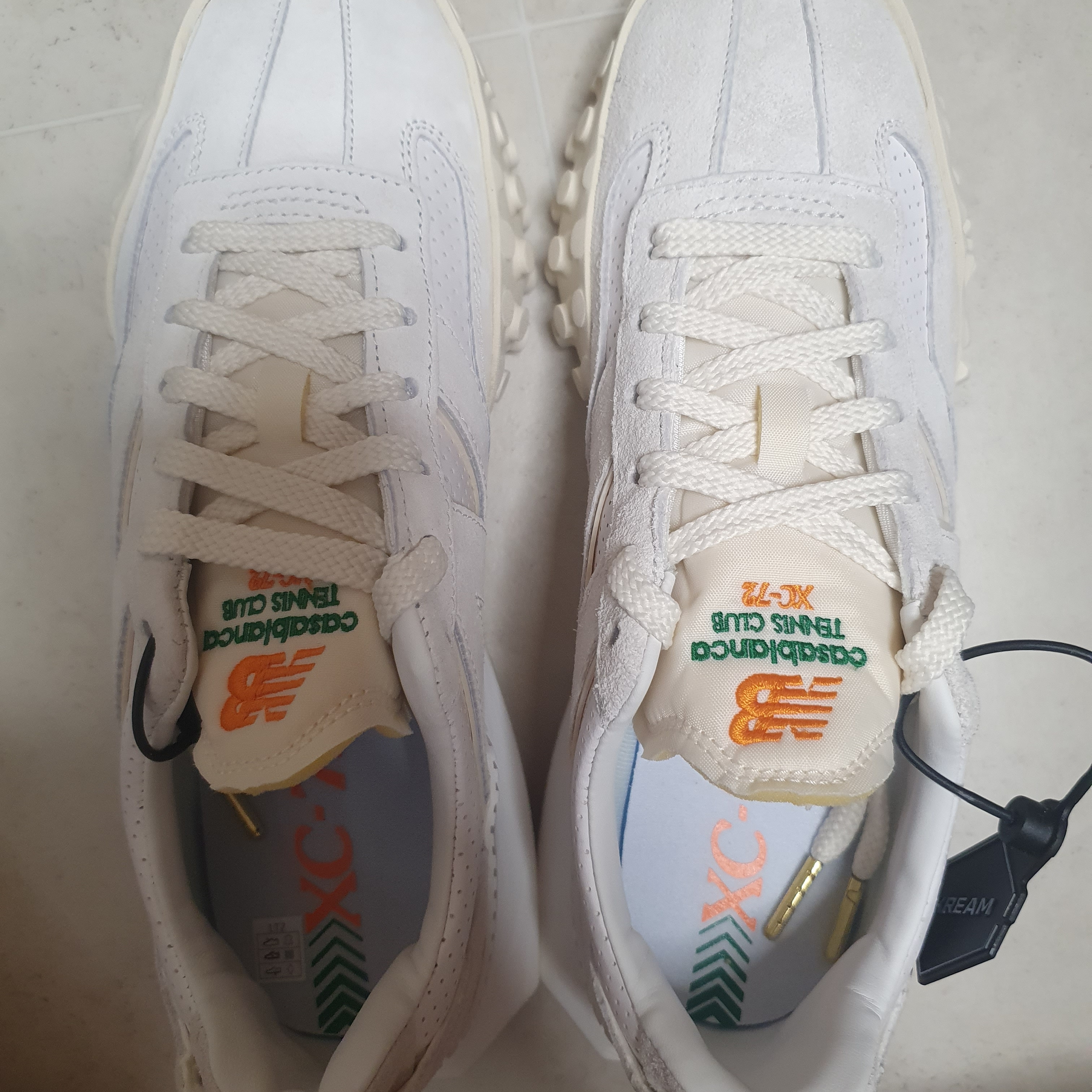 New Balance x Casablanca XC-72 Marshmallow Brilliant White 착용 스타일 - 3