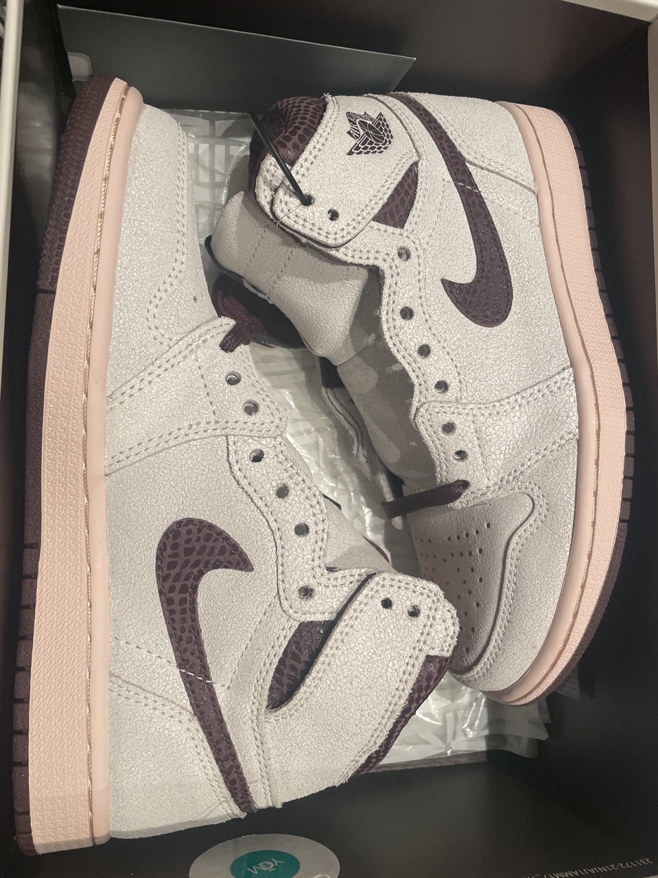Jordan x A Ma Maniere L/S T-Shirt Midnight Fog - Asia, Jordan 1 x A Ma Maniere Retro High OG SP Sail and Burgundy 착용 스타일 - 4
