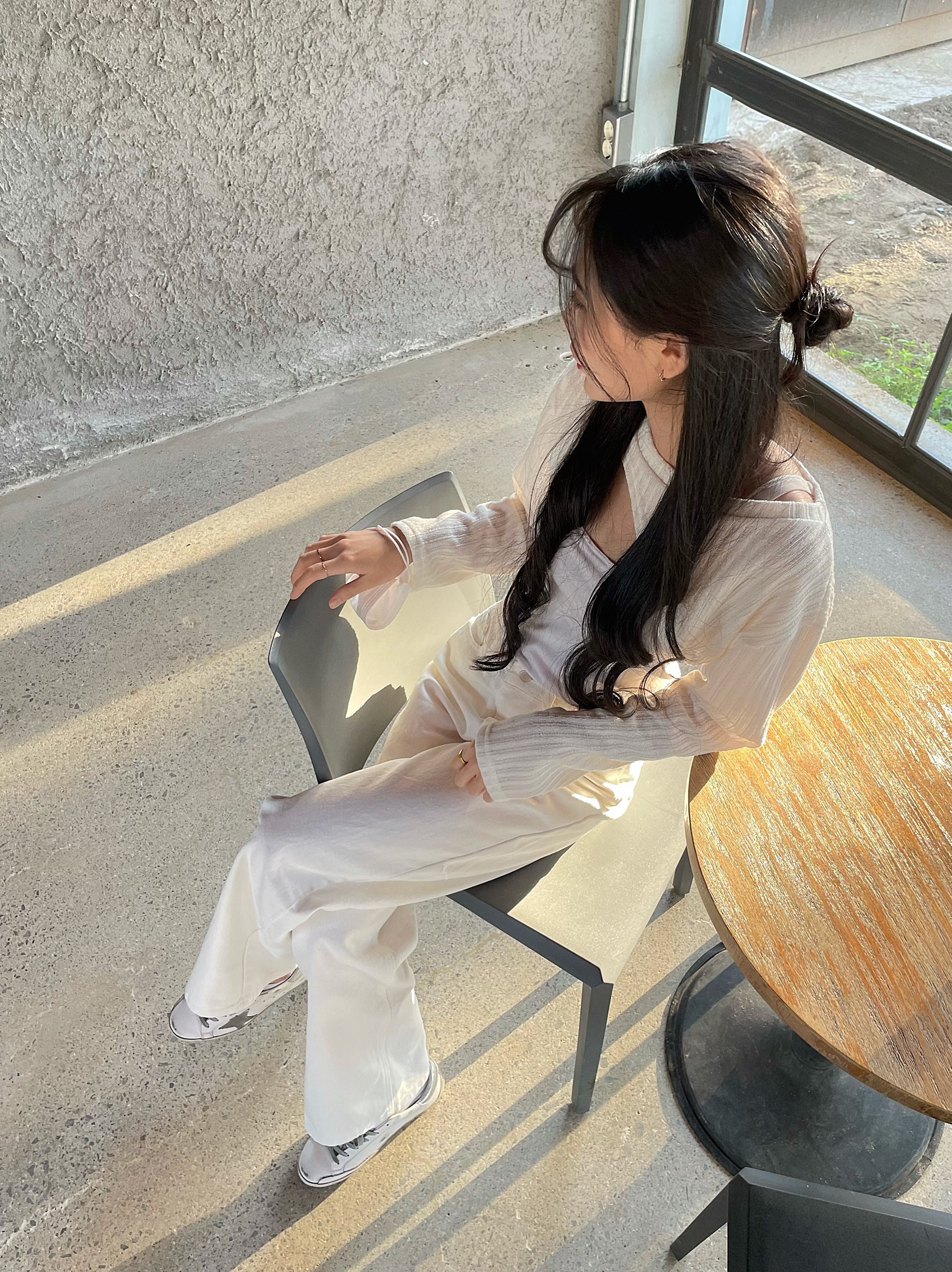 (W) Golden Goose Superstar White Silver Heel Tab Sneakers 착용 스타일 - 1