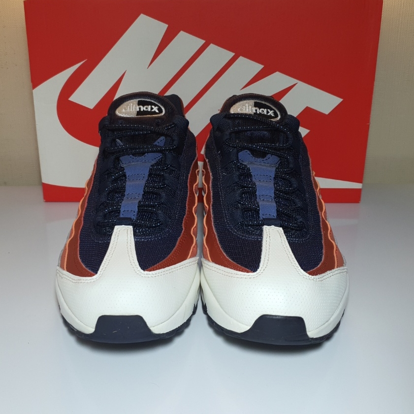 Nike Air Max 95 Essential Sail Obsidian 착용 스타일 - 1