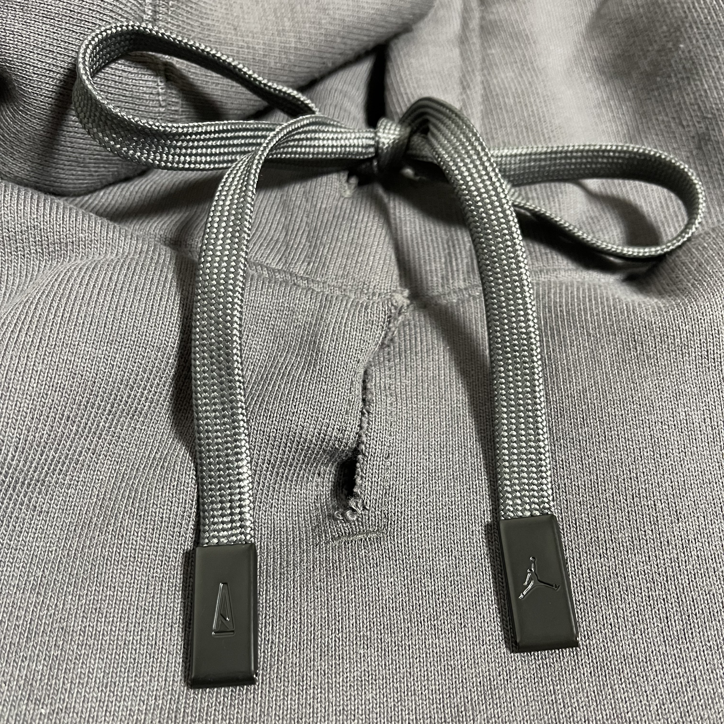 Jordan x A Ma Maniere Fleece Pullover Hoodie Midnight Fog - US/EU 착용 스타일 - 1