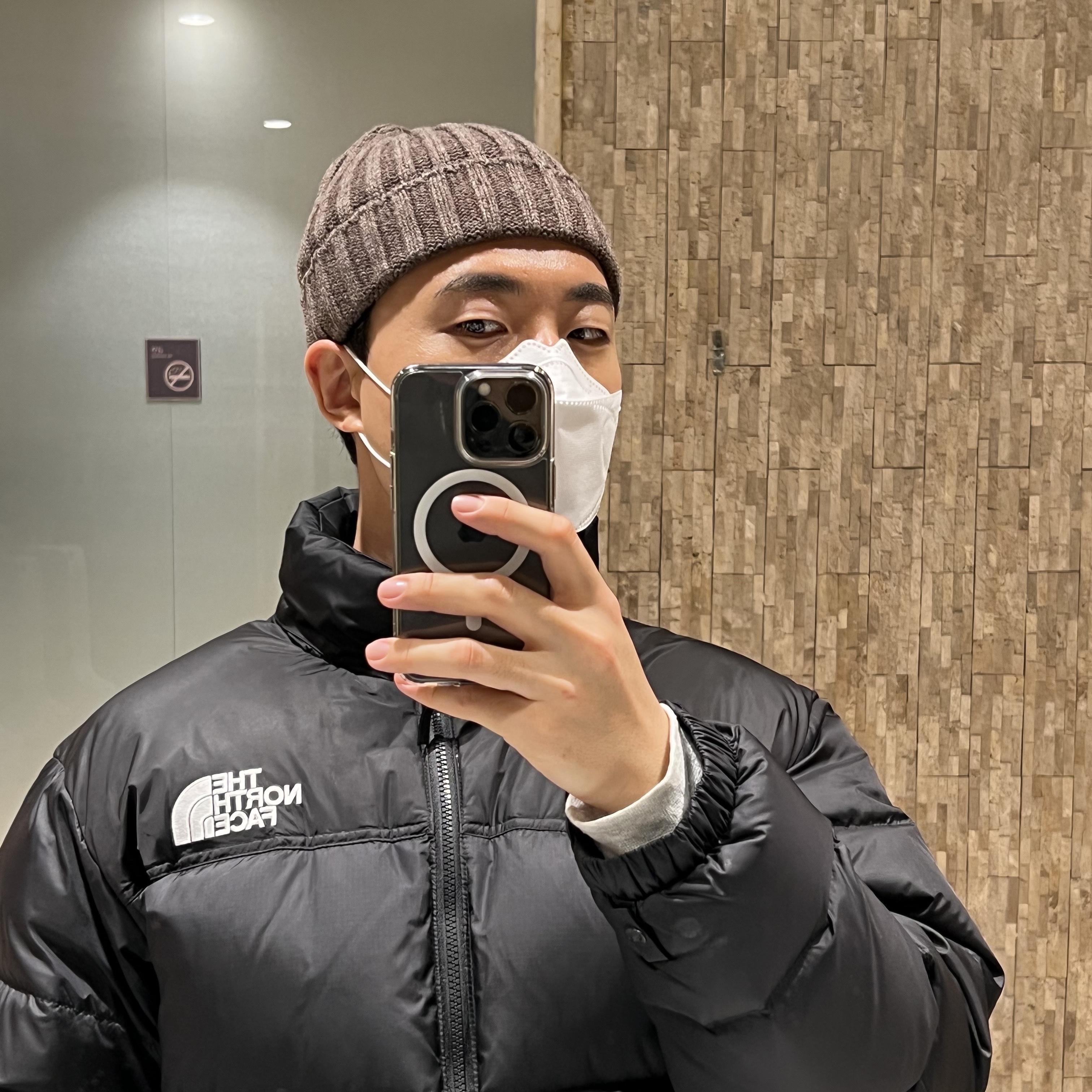 The North Face 1996 Eco Nuptse Jacket Black 착용 스타일 - 2