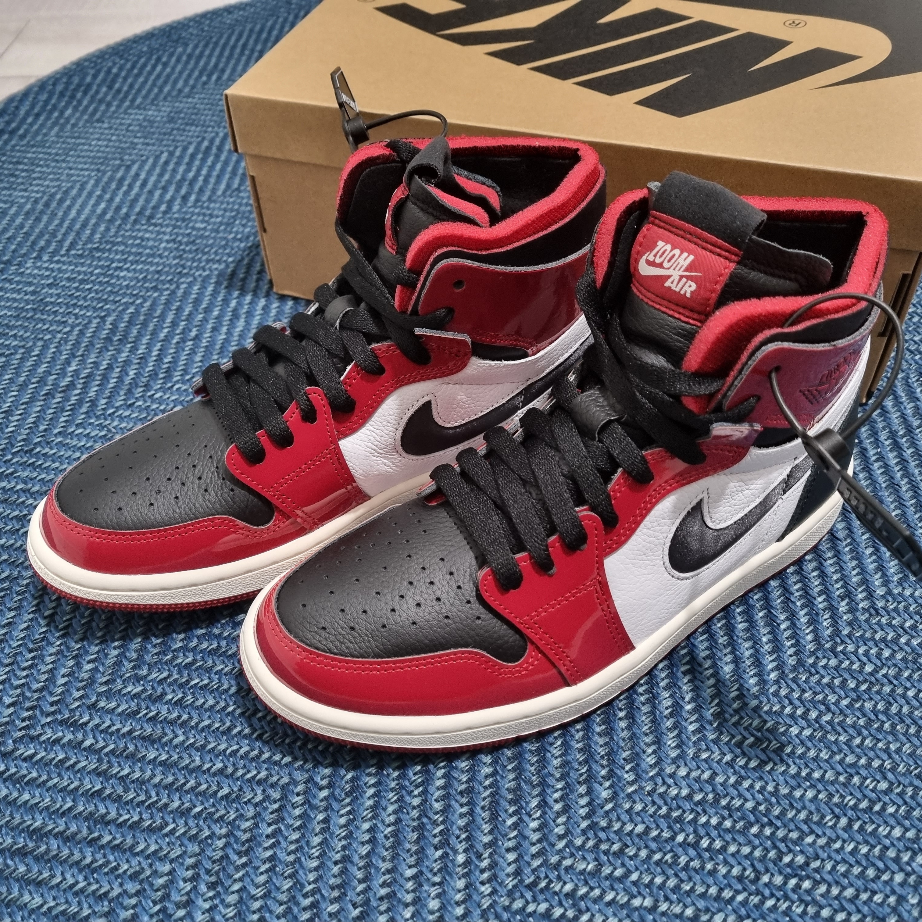(W) Jordan 1 Zoom Air CMFT Gym Red Black 착용 스타일