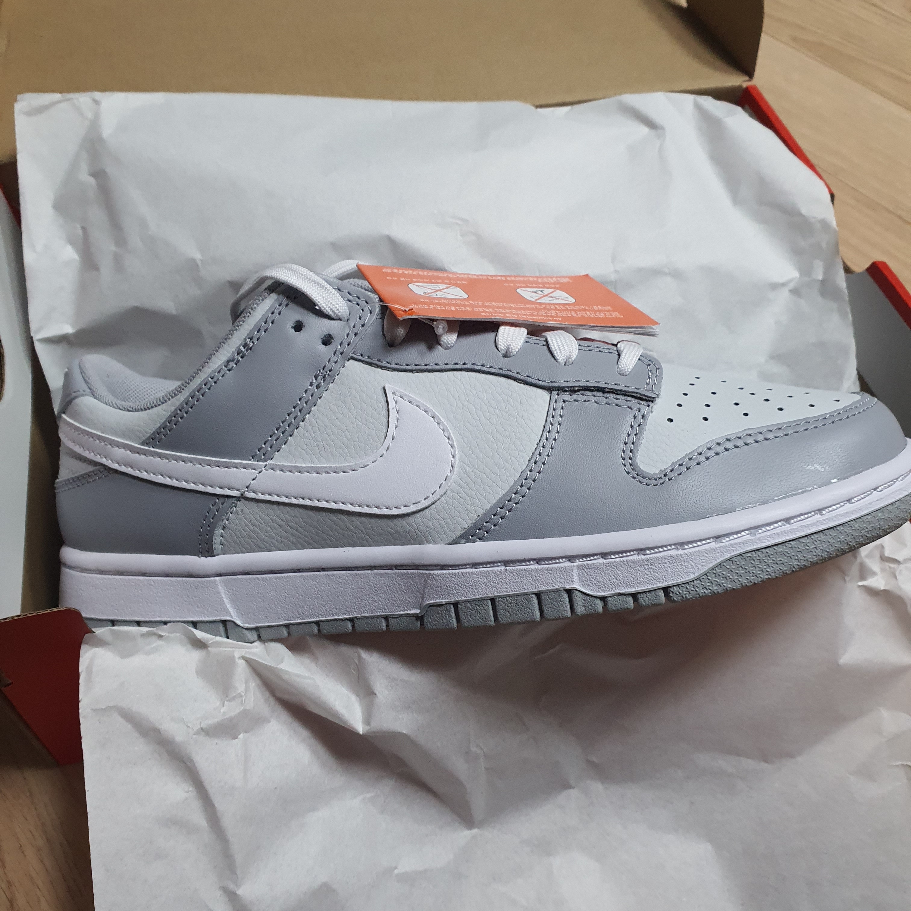 Nike Dunk Low Retro Wolf Grey 착용 스타일