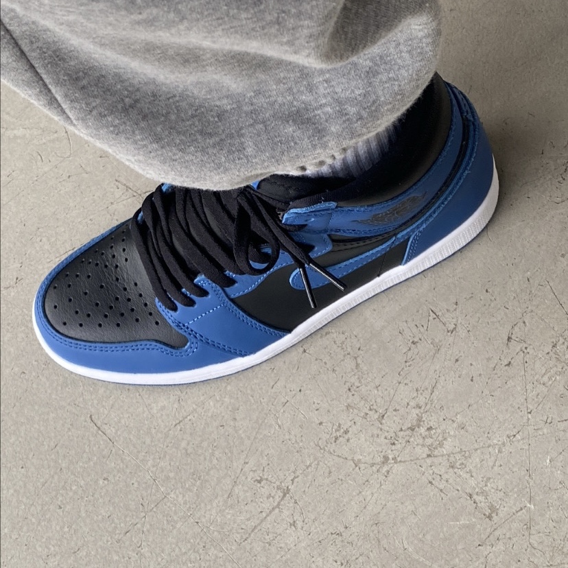 Jordan 1 Retro High OG Dark Marina Blue 착용 스타일 - 1