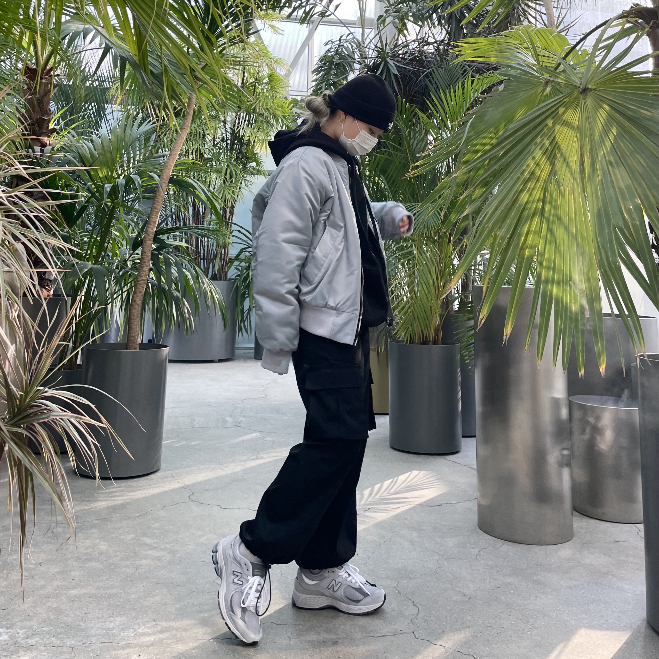 New Balance 2002R T2 Gray 착용 스타일