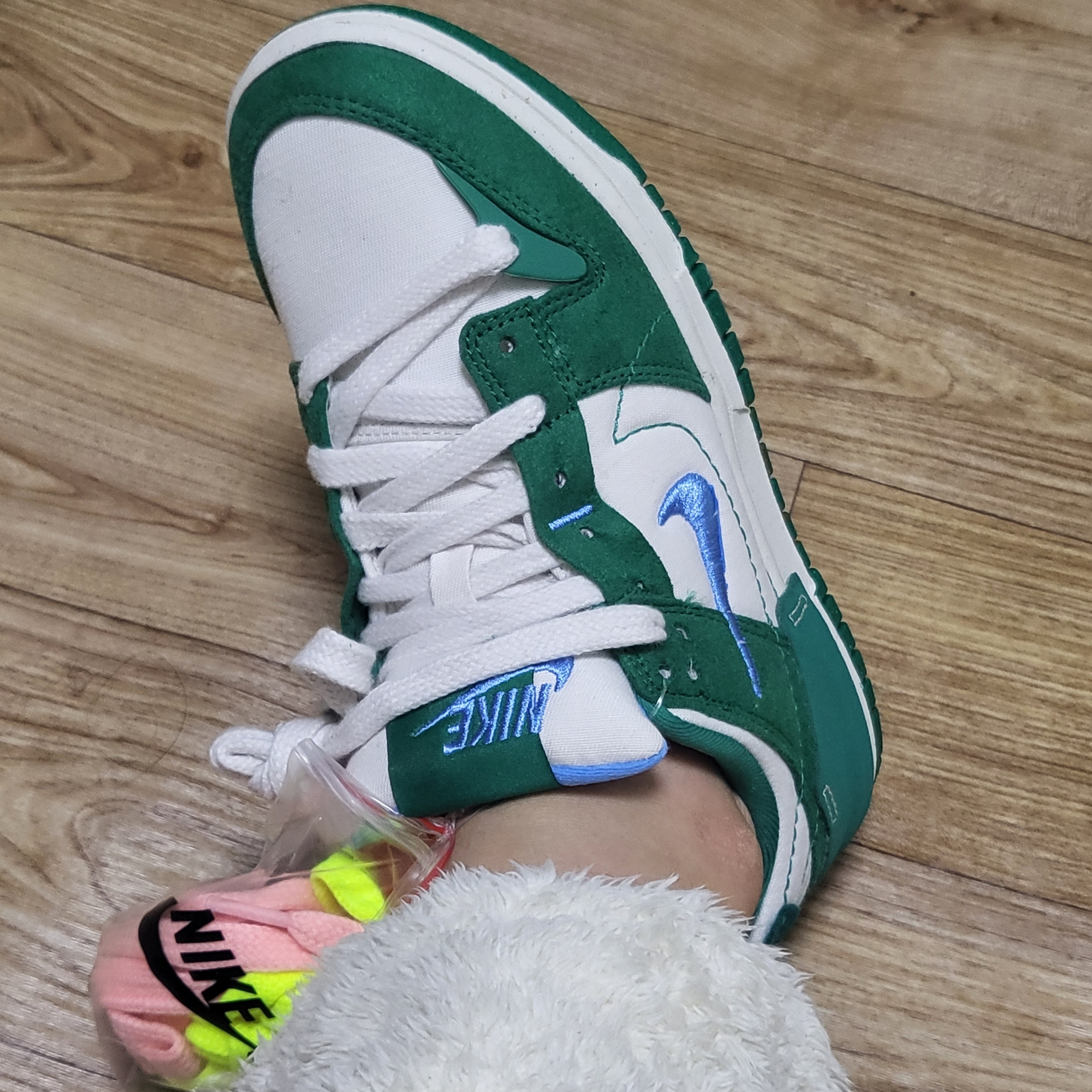 (W) Nike Dunk Low Disrupt 2 Phantom University Blue 착용 스타일 - 2