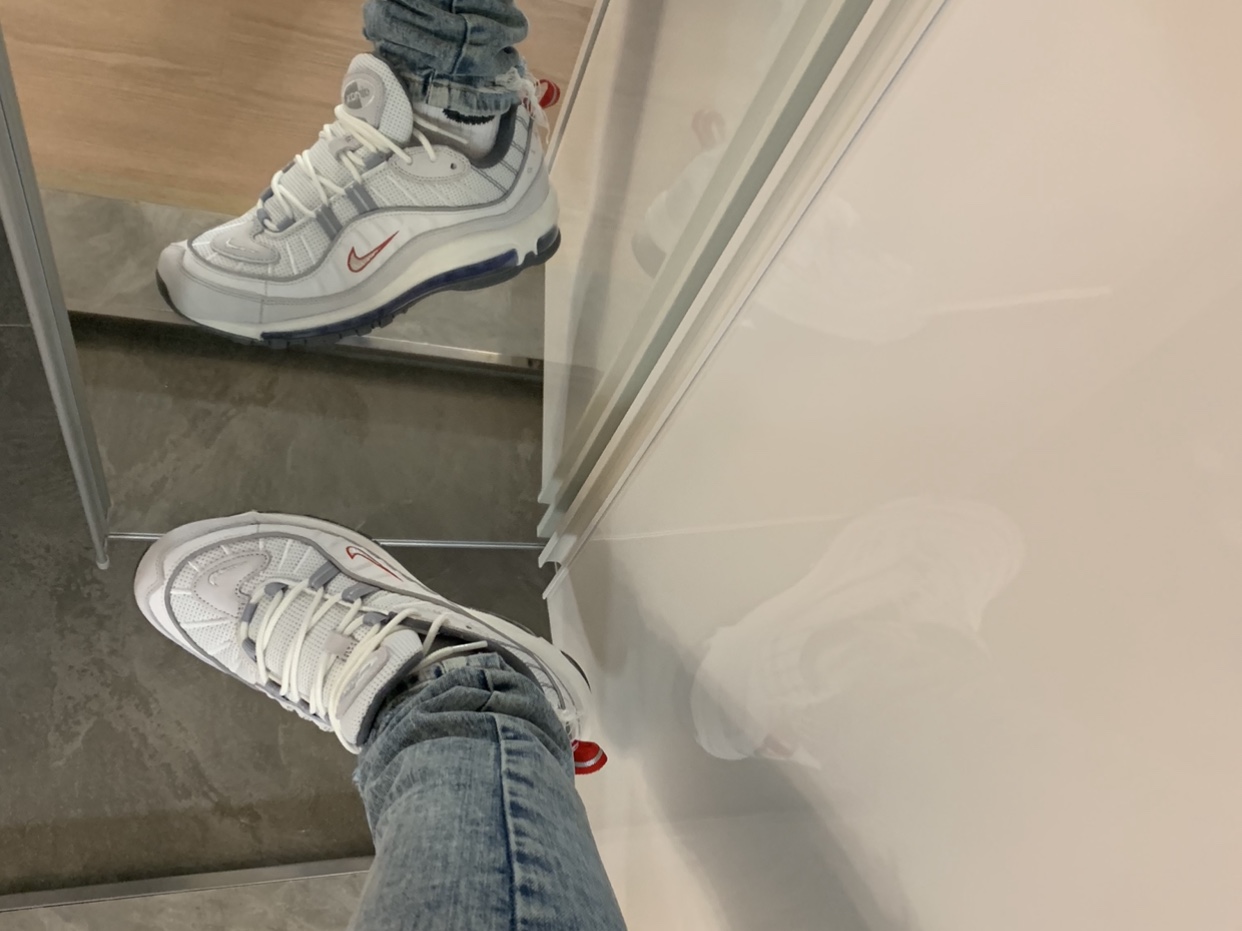 Nike Air Max 98 Summit White 착용 스타일 - 2