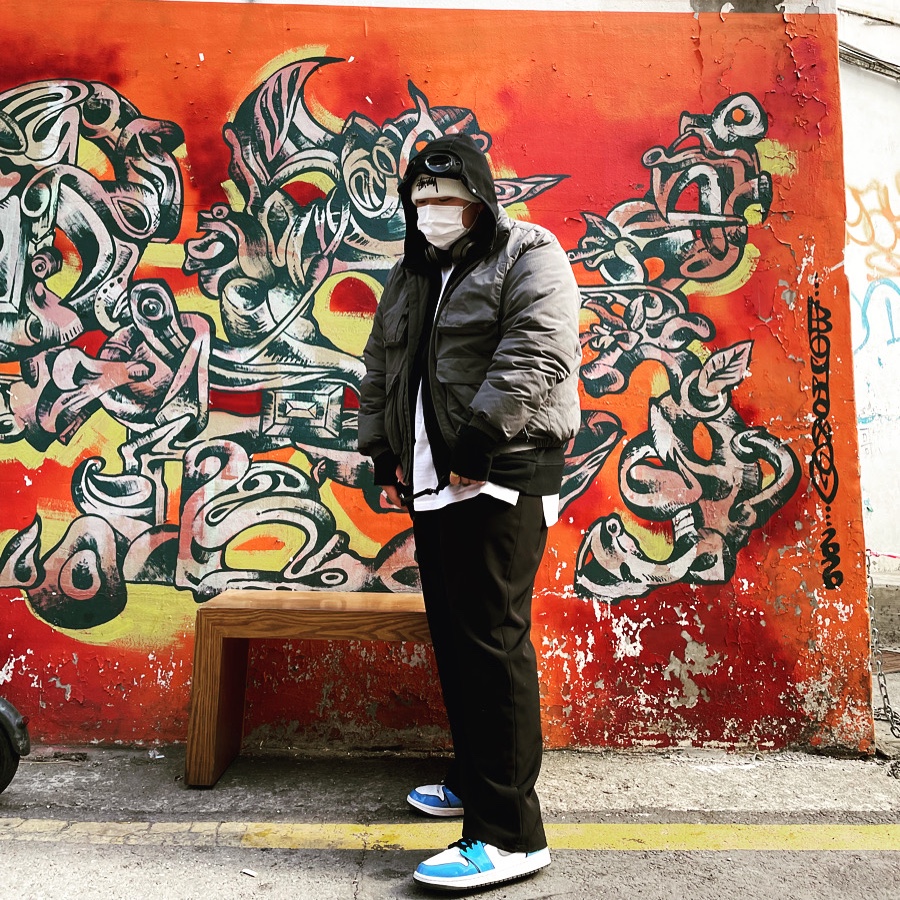 Jordan 1 Mid SE Signal Blue, Nike x Stussy Cuff Beanie White 착용 스타일