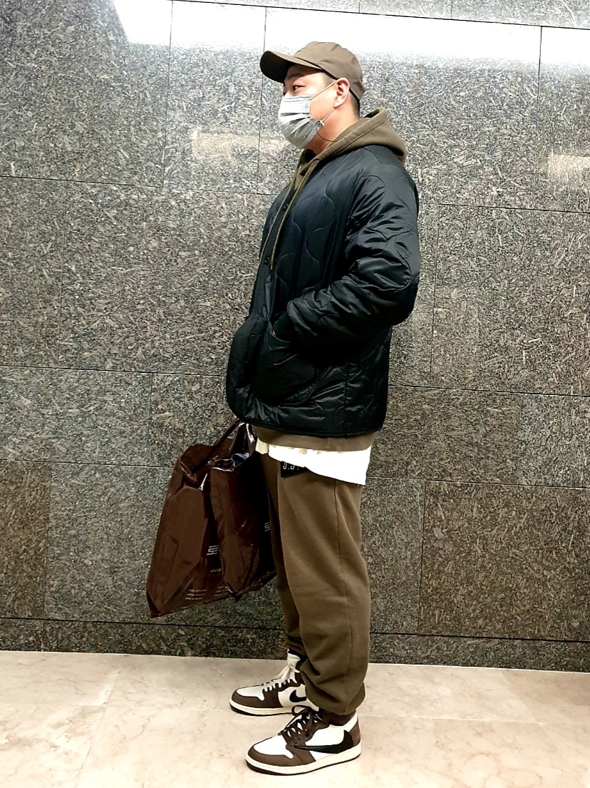Jordan 1 x Travis Scott Retro High OG SP Mocha 착용 스타일