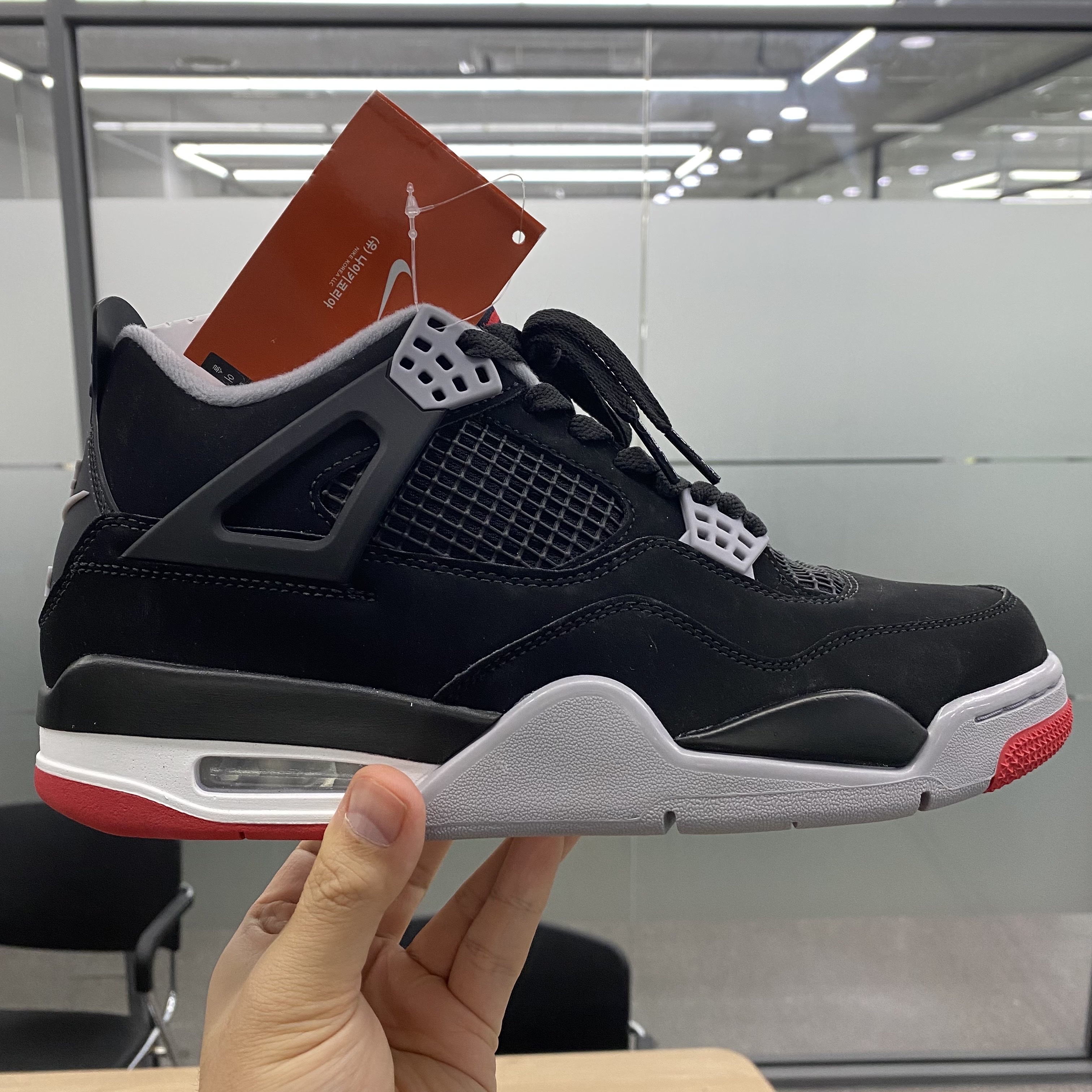 Jordan 4 Retro Bred 2019 착용 스타일 - 1