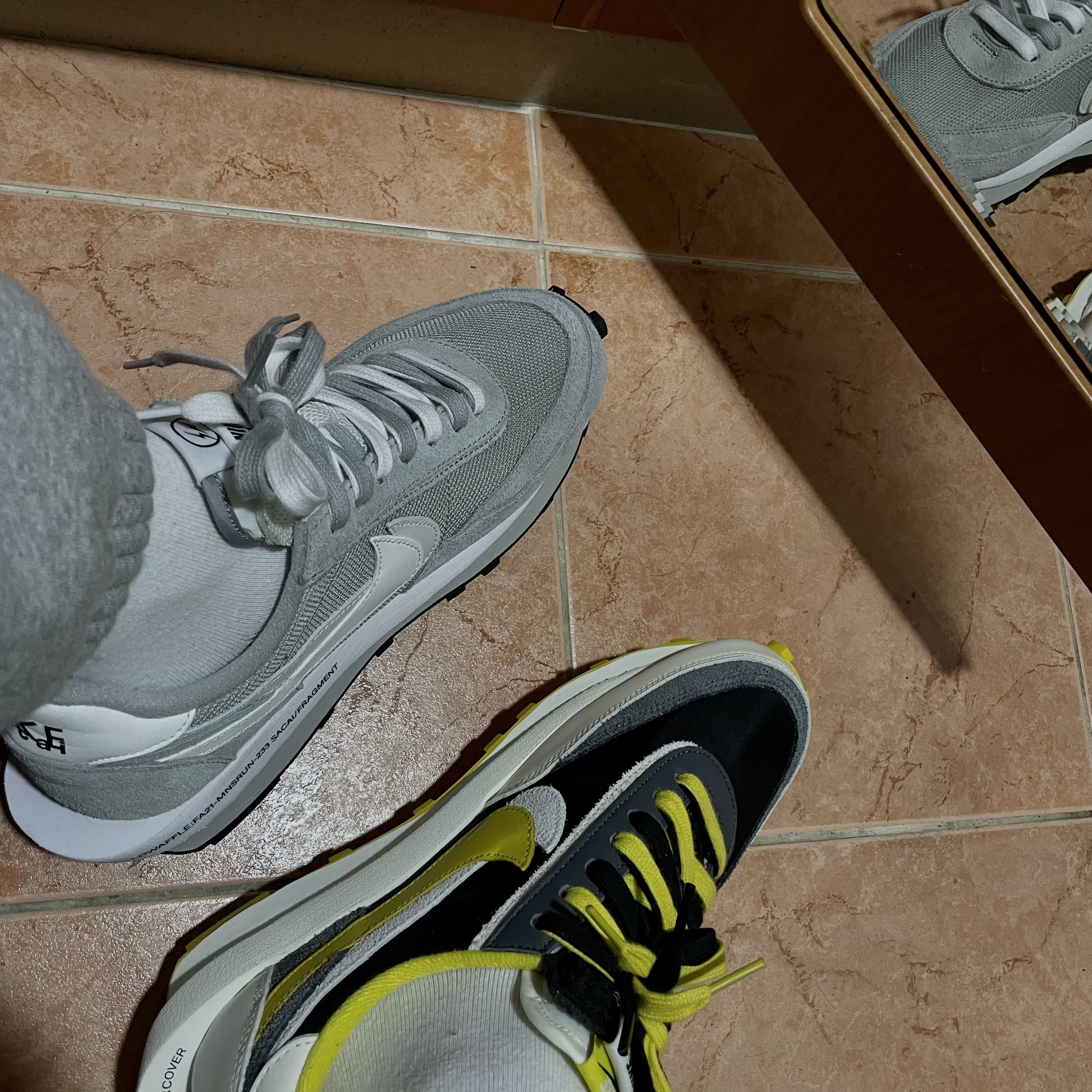 Nike x Sacai x Undercover LDWaffle Black Bright Citron, Nike x Sacai x Fragment LDWaffle Light Smoke Grey 착용 스타일 - 1