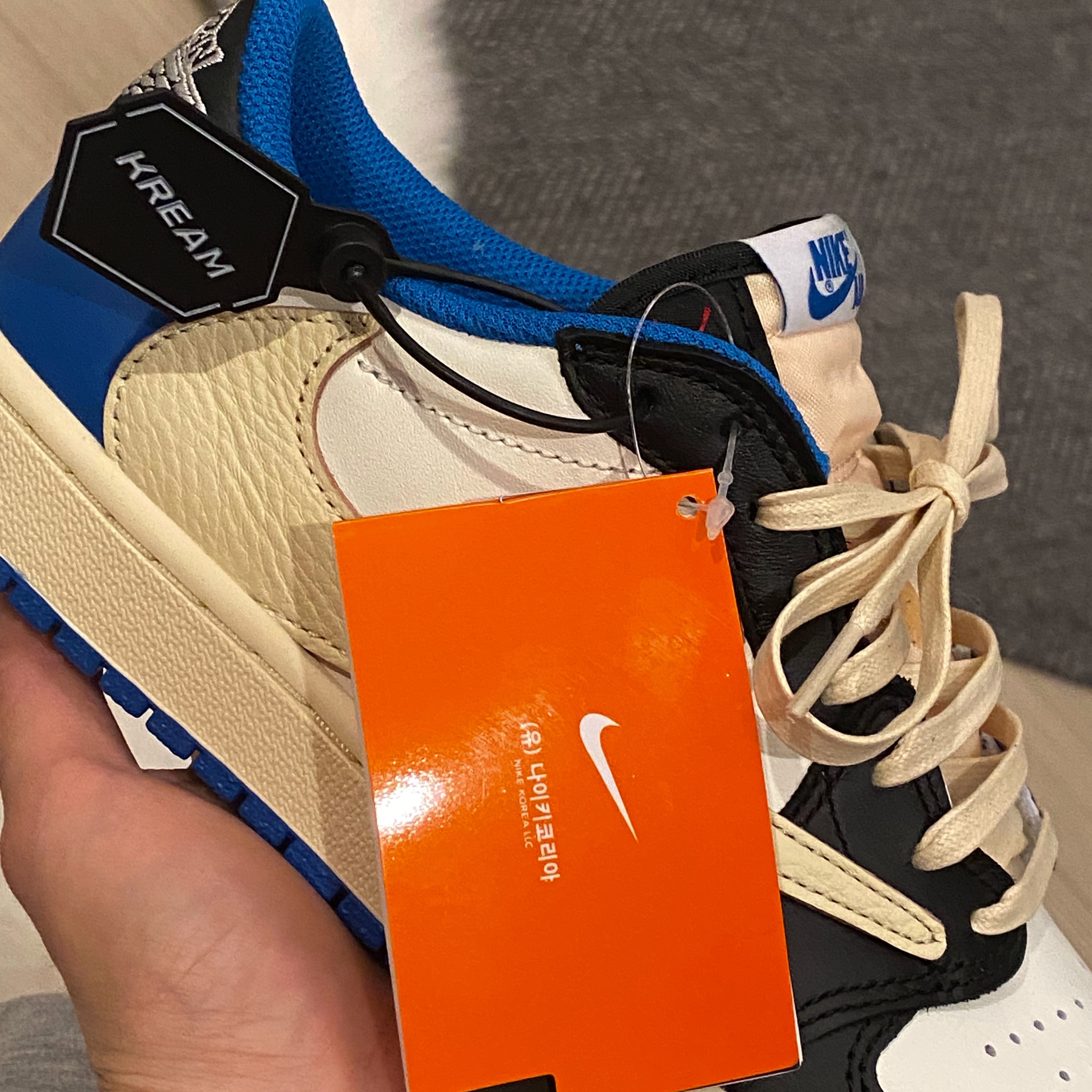 Jordan 1 x Travis Scott x Fragment Retro Low OG SP Military Blue 착용 스타일