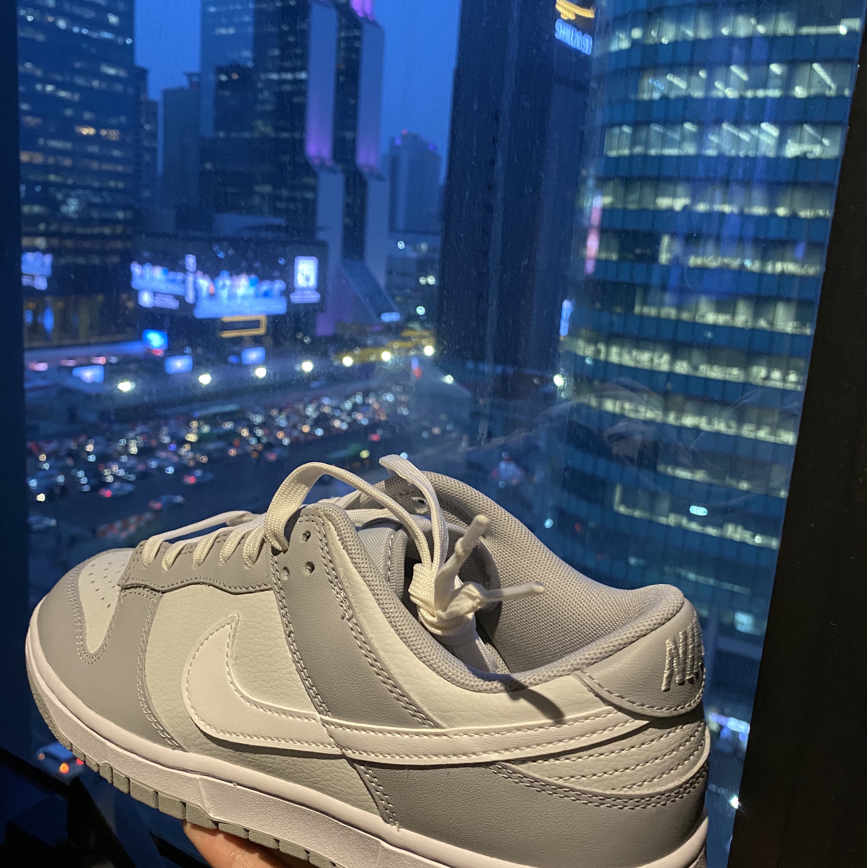 Nike Dunk Low Retro Wolf Grey 착용 스타일 - 1