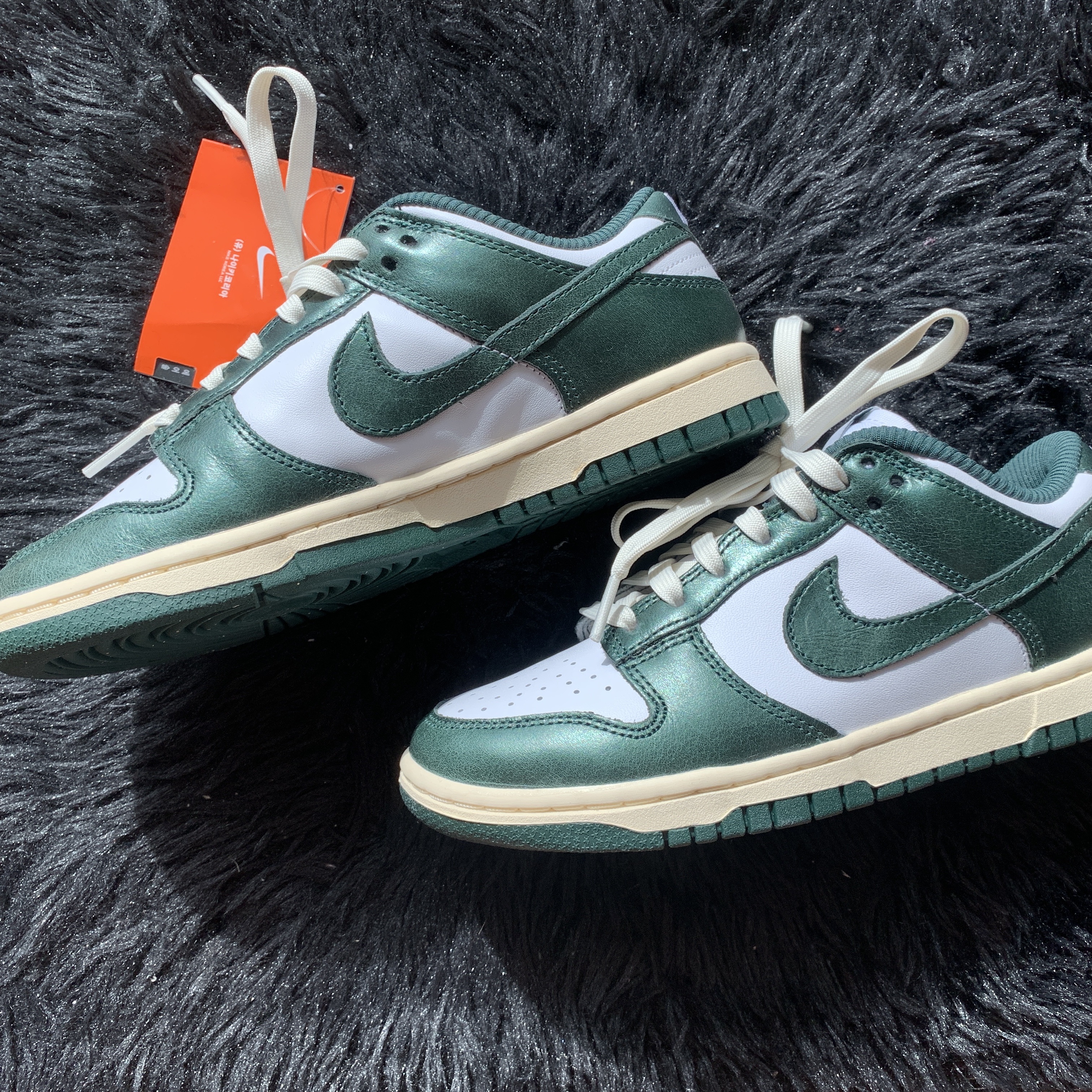 (W) Nike Dunk Low Vintage Green 착용 스타일
