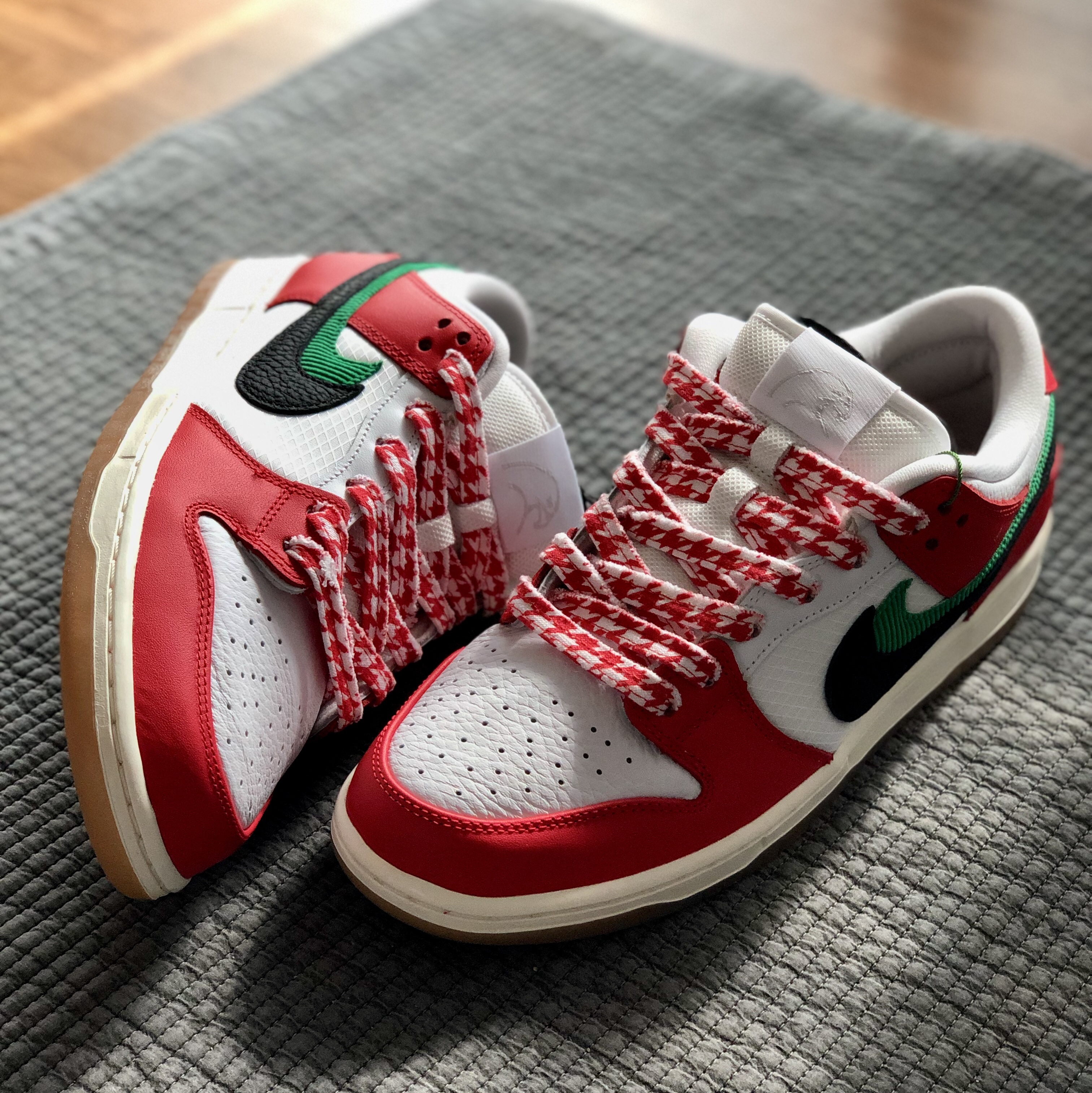 Nike x Frame Skate SB Dunk Low Pro Habibi 착용 스타일