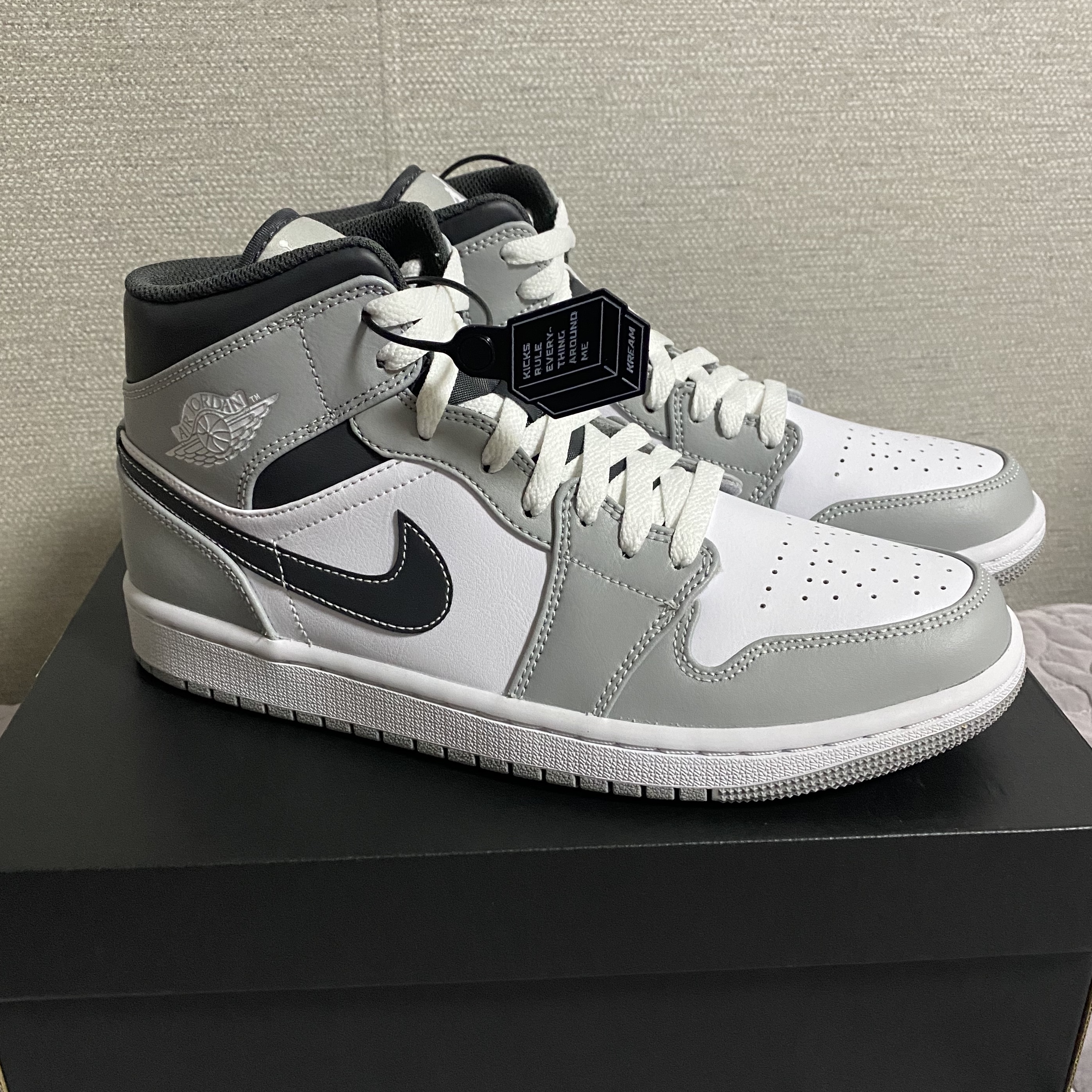 Jordan 1 Mid Light Smoke Grey Anthracite 착용 스타일