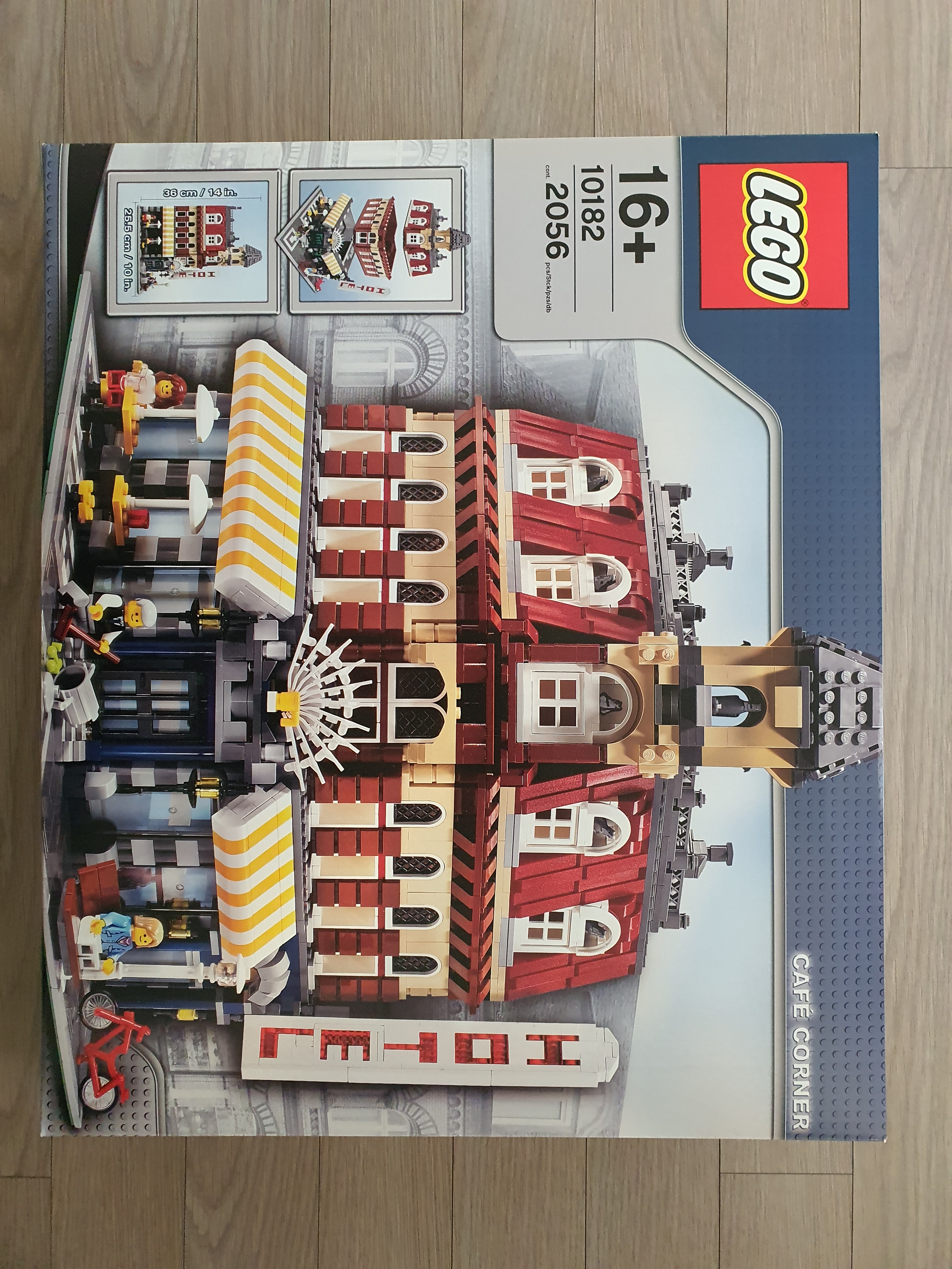 Lego Cafe Corner 착용 스타일 - 1