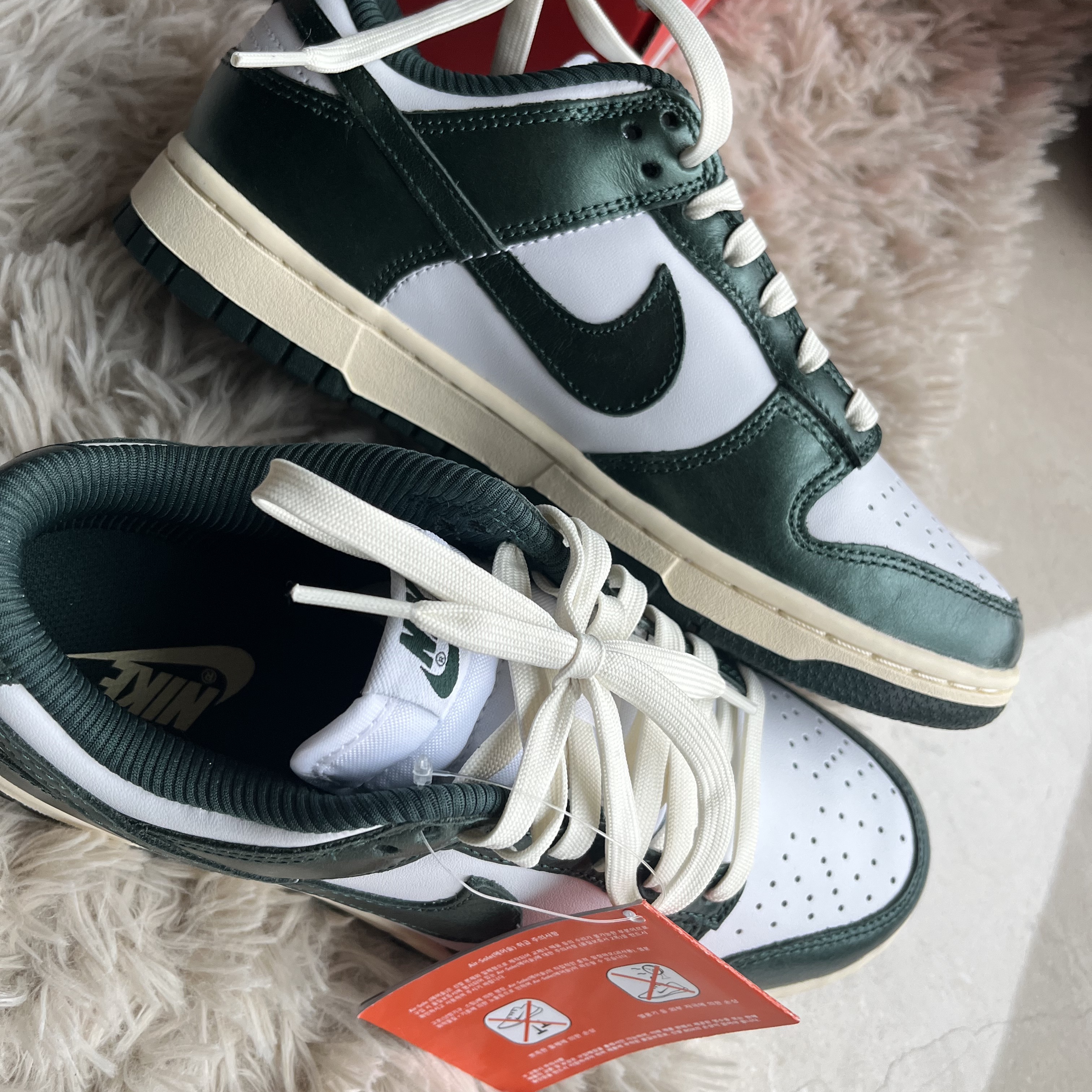 (W) Nike Dunk Low Vintage Green 착용 스타일
