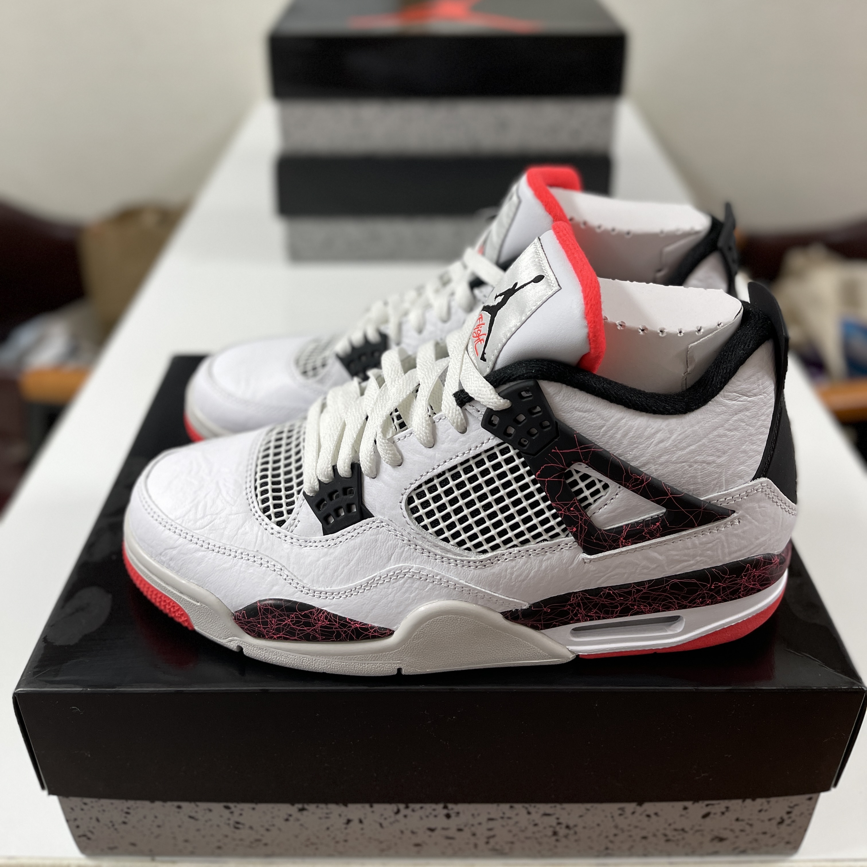 Jordan 4 Retro Flight Nostalgia 착용 스타일 - 2