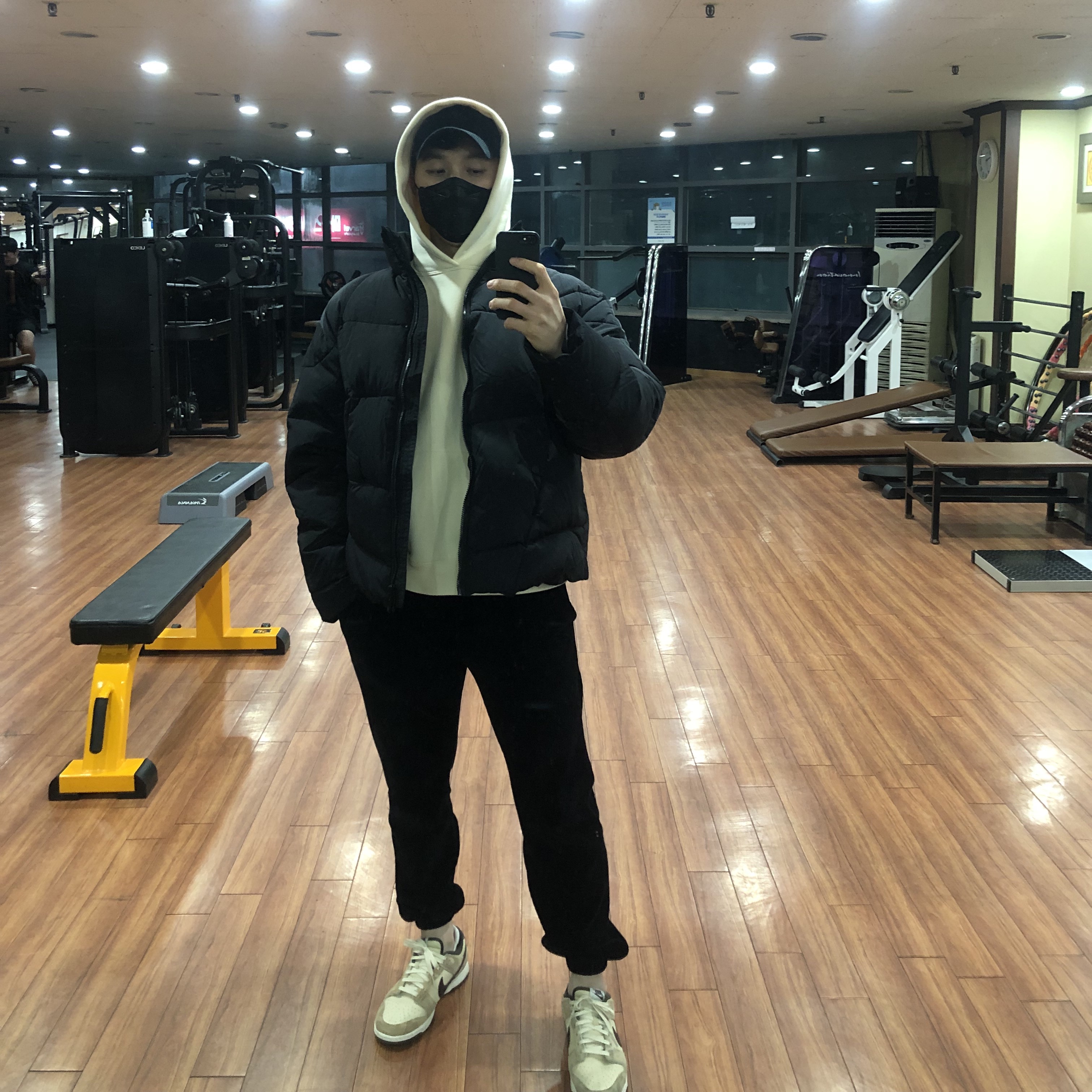 Zara x Ader Error Puffer Jacket Black 착용 스타일 - 2