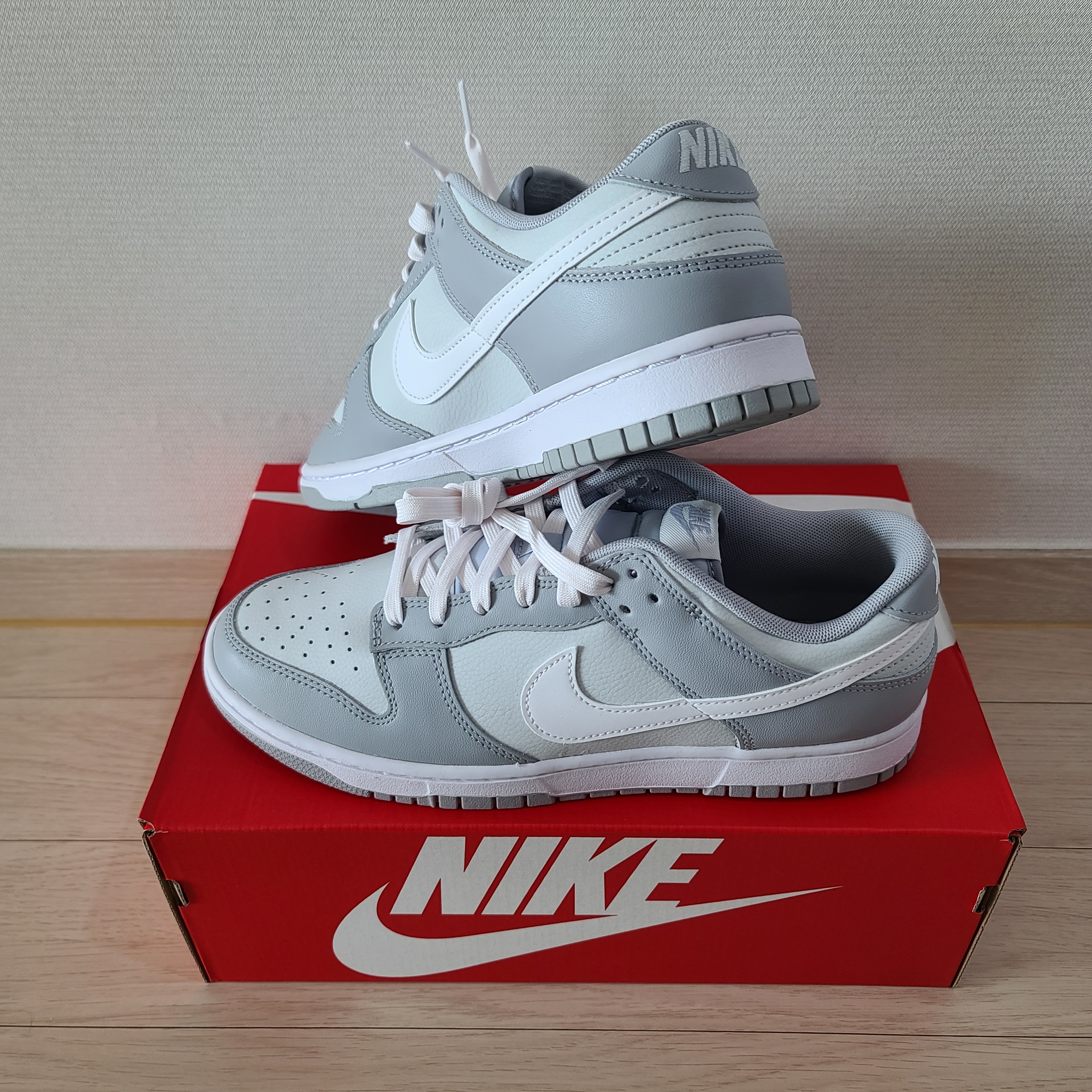 Nike Dunk Low Retro Wolf Grey 착용 스타일 - 2