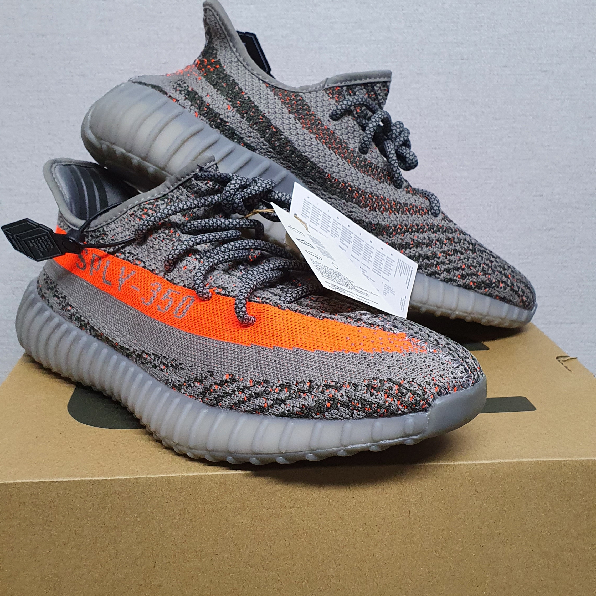 Adidas Yeezy Boost 350 V2 Beluga - Reflective 착용 스타일 - 3