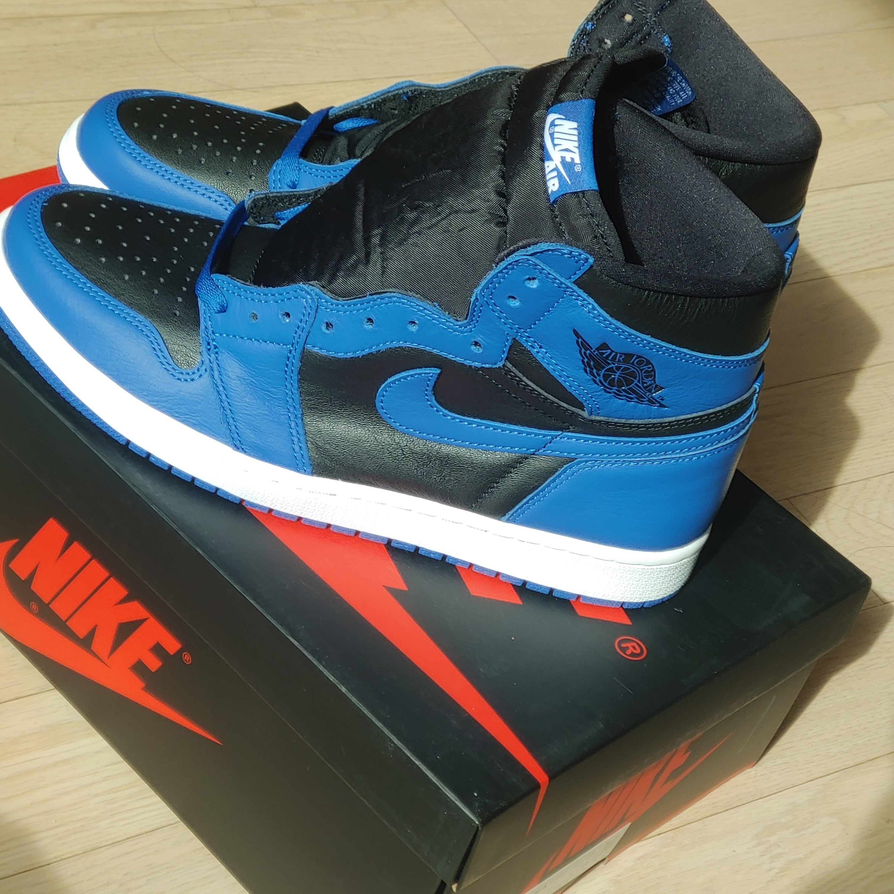 Jordan 1 Retro High OG Dark Marina Blue 착용 스타일