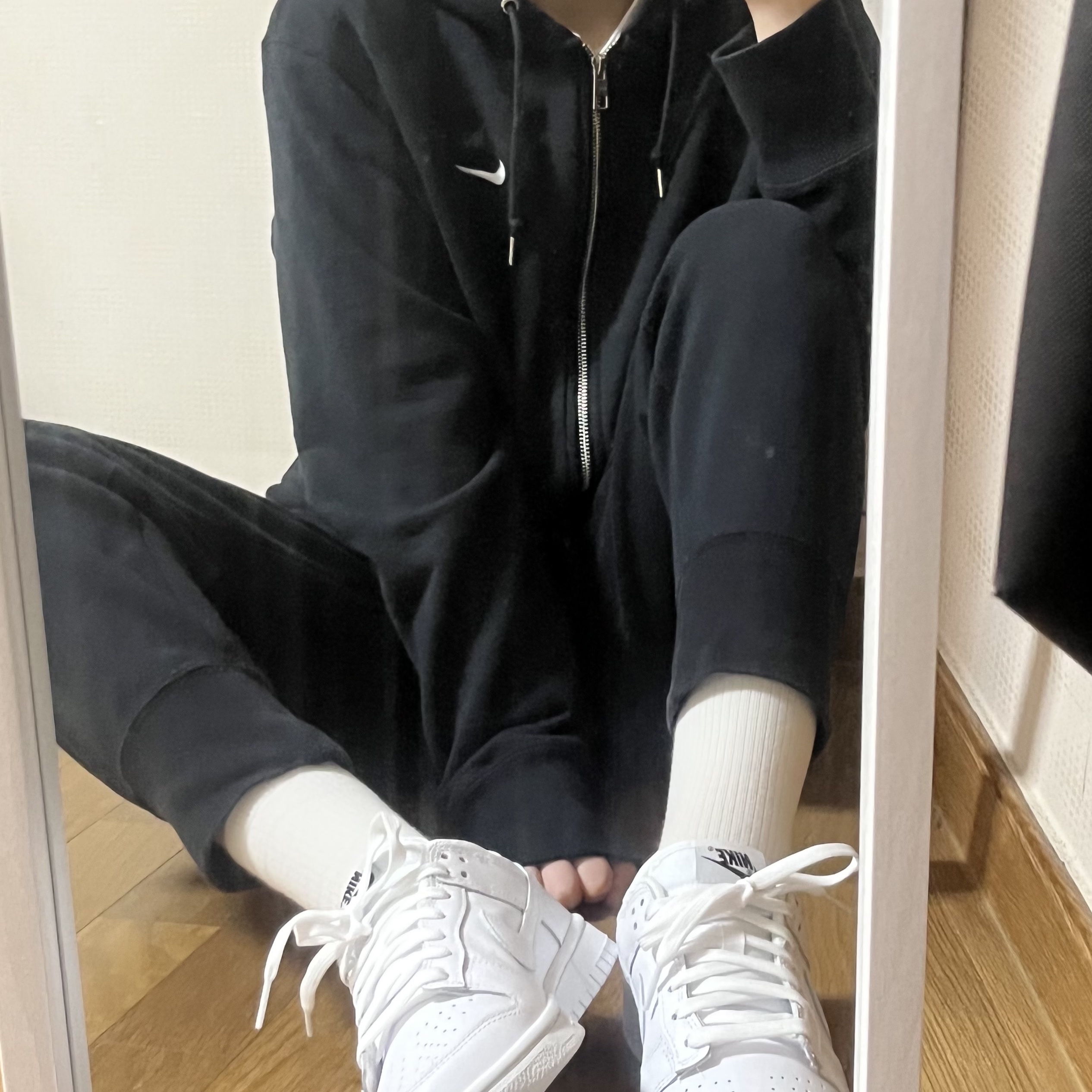 (W) Nike Dunk Low Triple White 착용 스타일 - 2