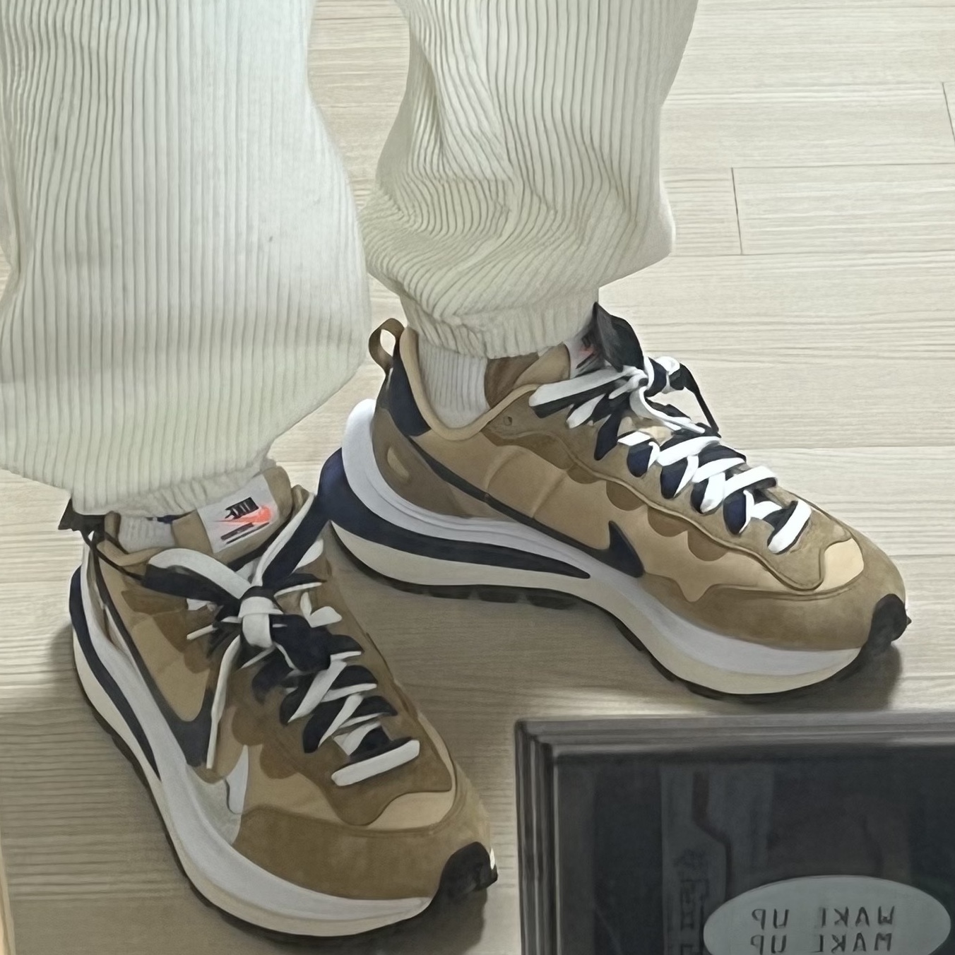 Nike x Sacai VaporWaffle Sesame and Blue Void 착용 스타일