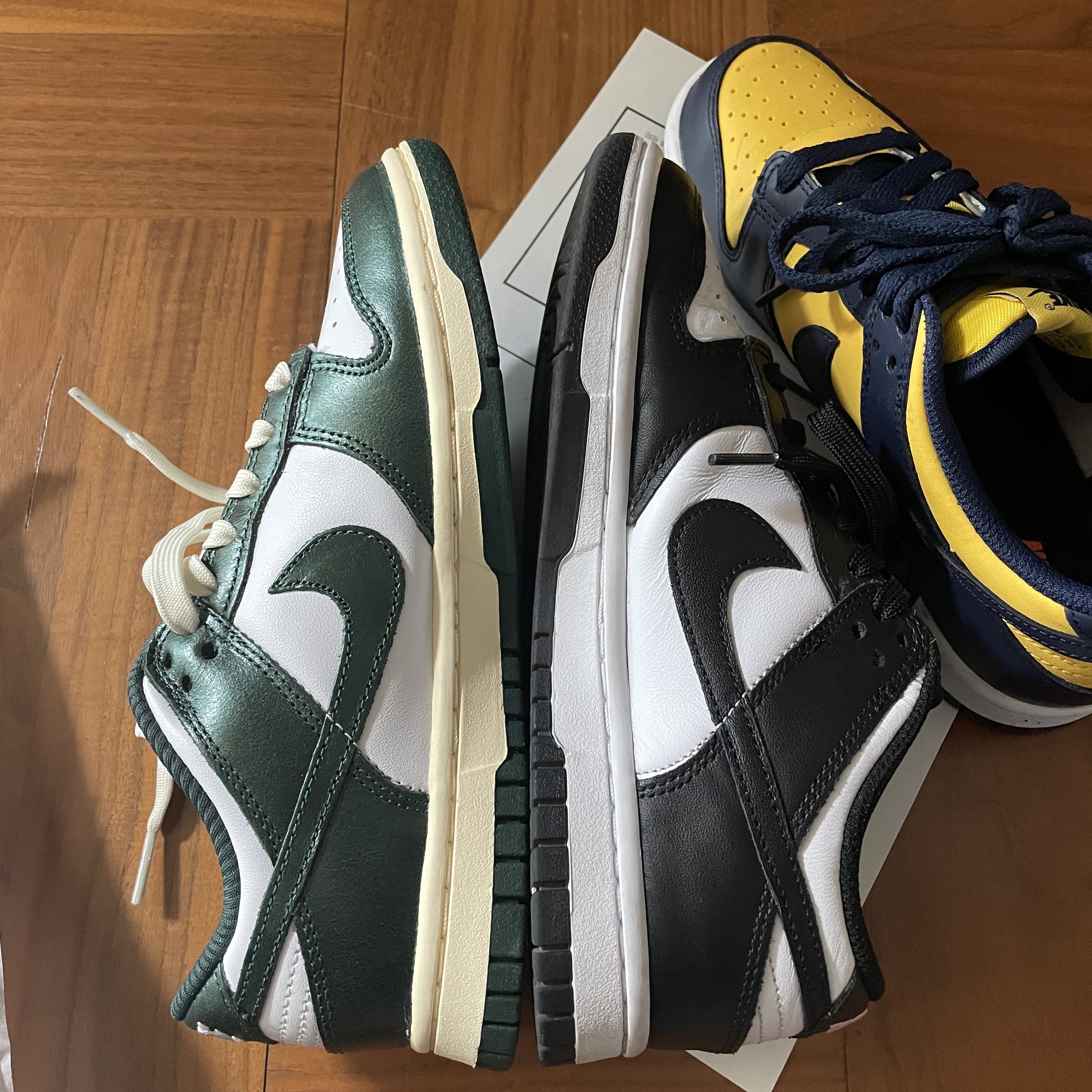 (W) Nike Dunk Low Vintage Green, (W) Nike Dunk Low Black 착용 스타일 - 2
