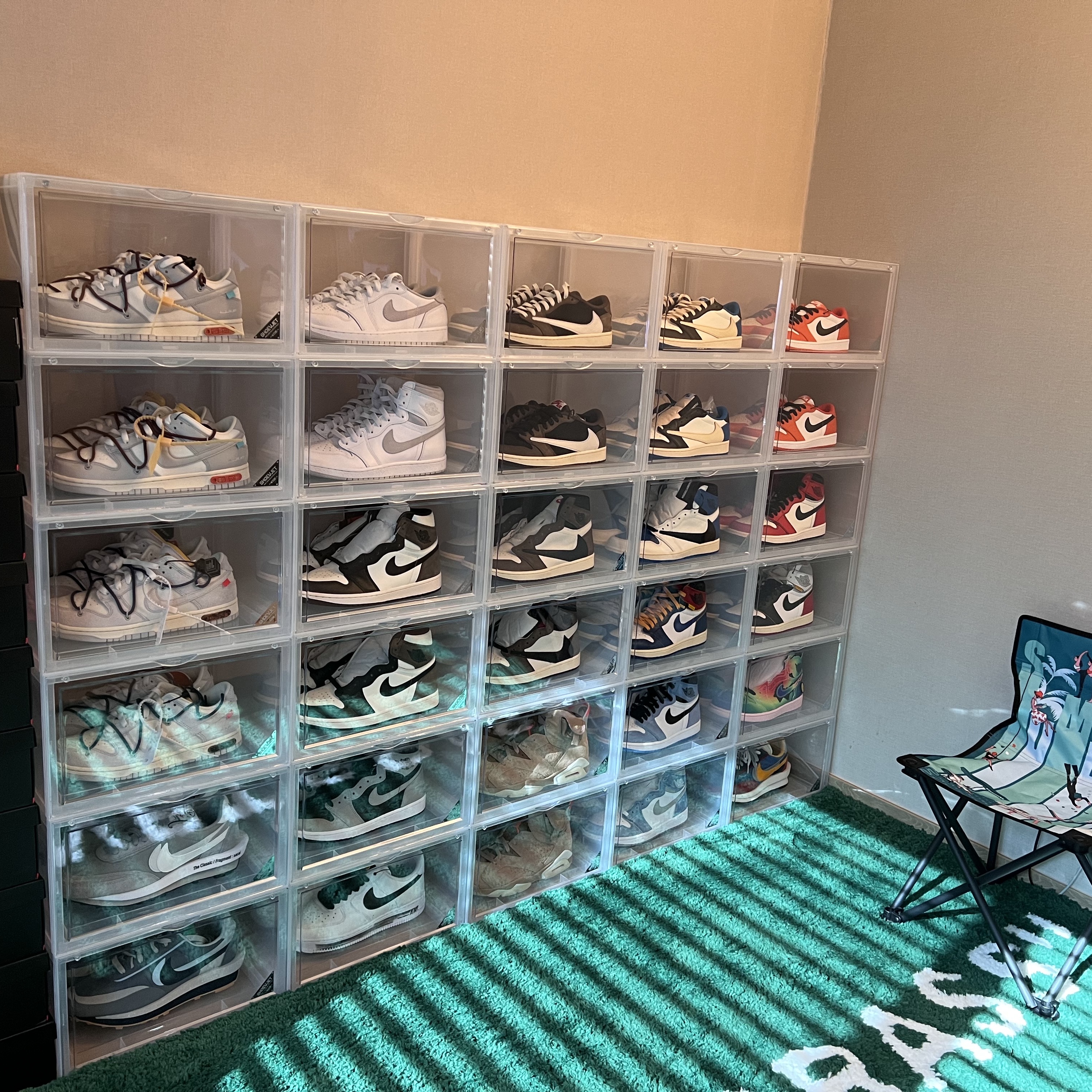 Jordan 1 x Travis Scott x Fragment Retro Low OG SP Military Blue, Jordan 1 x Travis Scott Retro High OG SP Mocha 착용 스타일