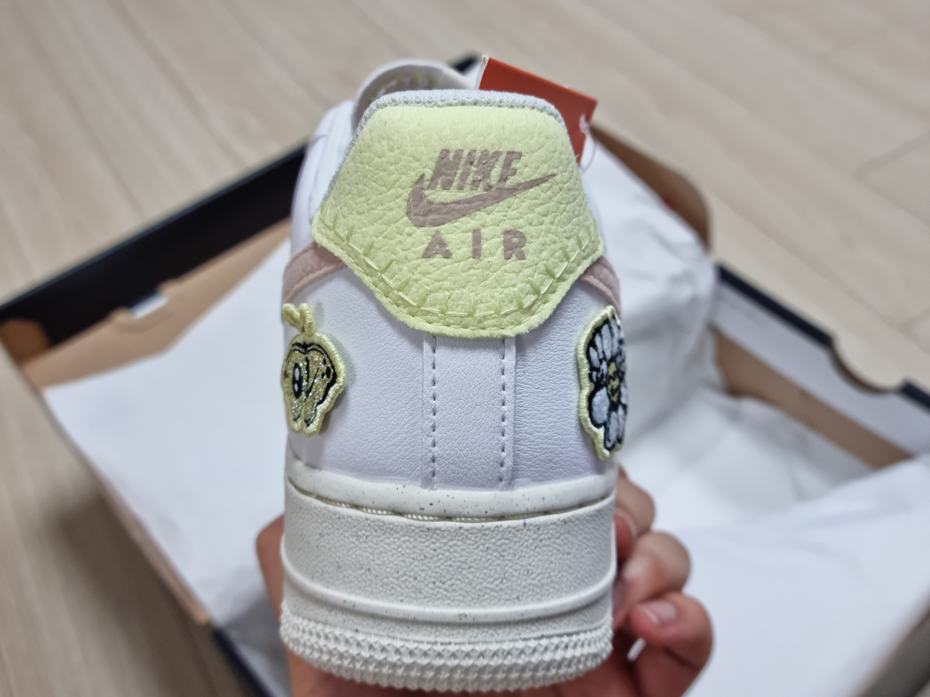 (W) Nike Air Force 1 '07 SE Next Nature White Pink Oxford 착용 스타일 - 4