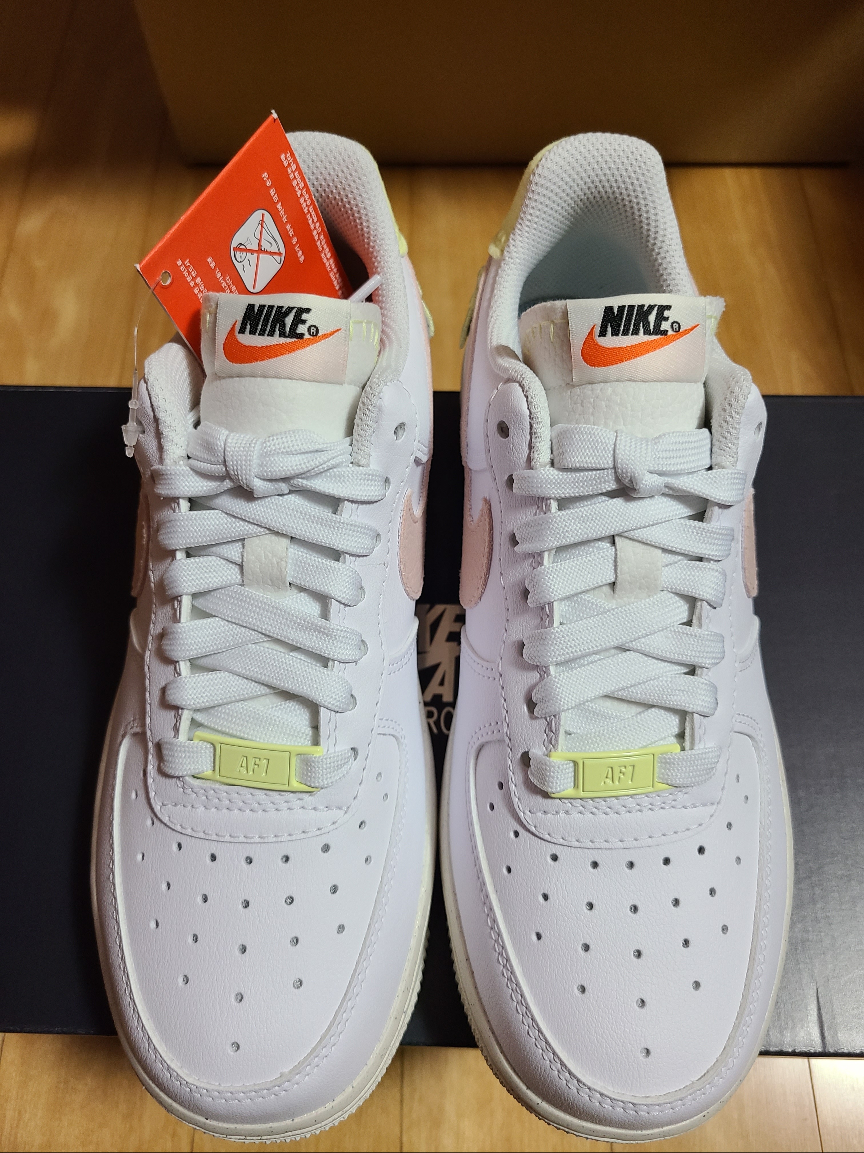 (W) Nike Air Force 1 '07 SE Next Nature White Pink Oxford 착용 스타일 - 1