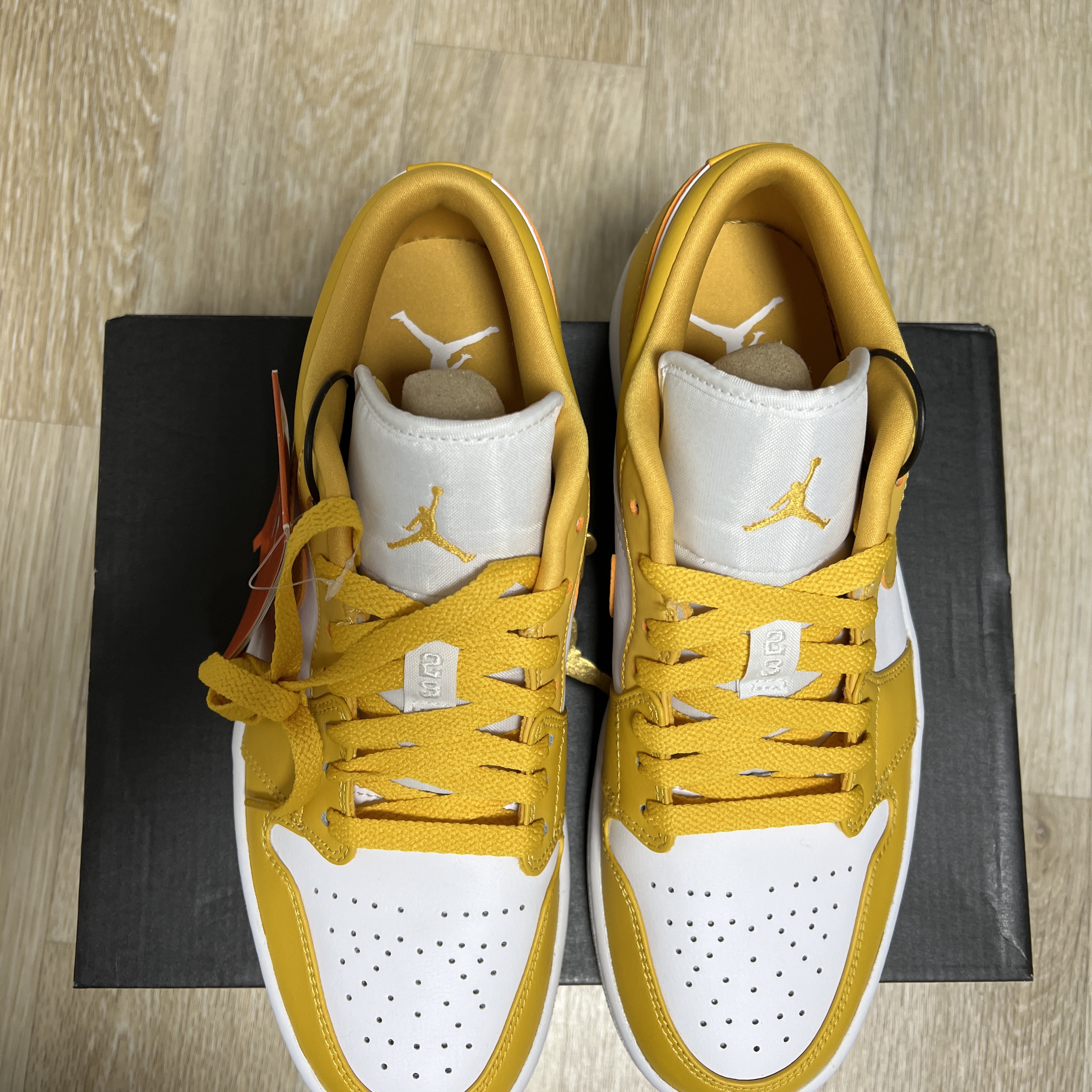 Jordan 1 Low Pollen 착용 스타일