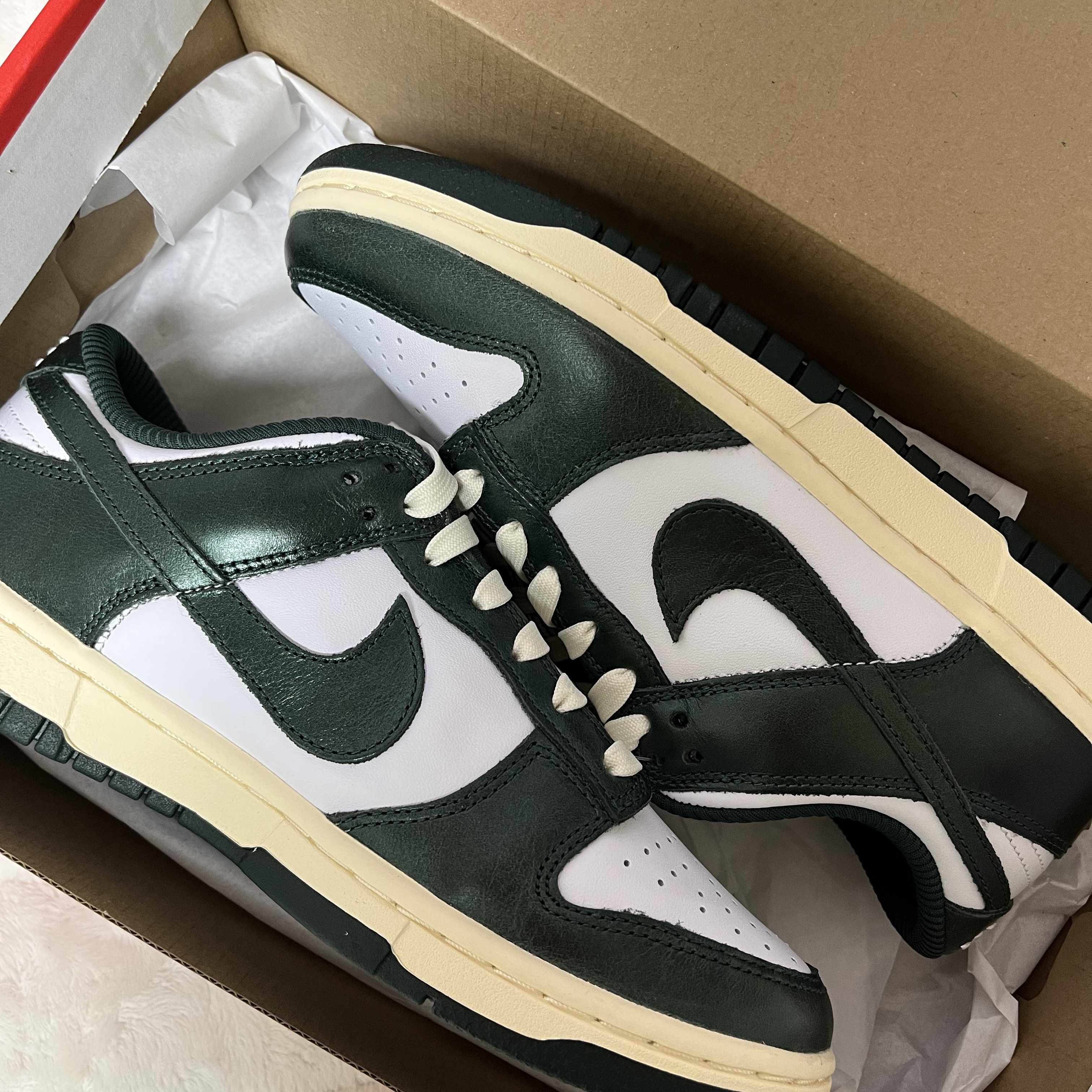 (W) Nike Dunk Low Vintage Green 착용 스타일
