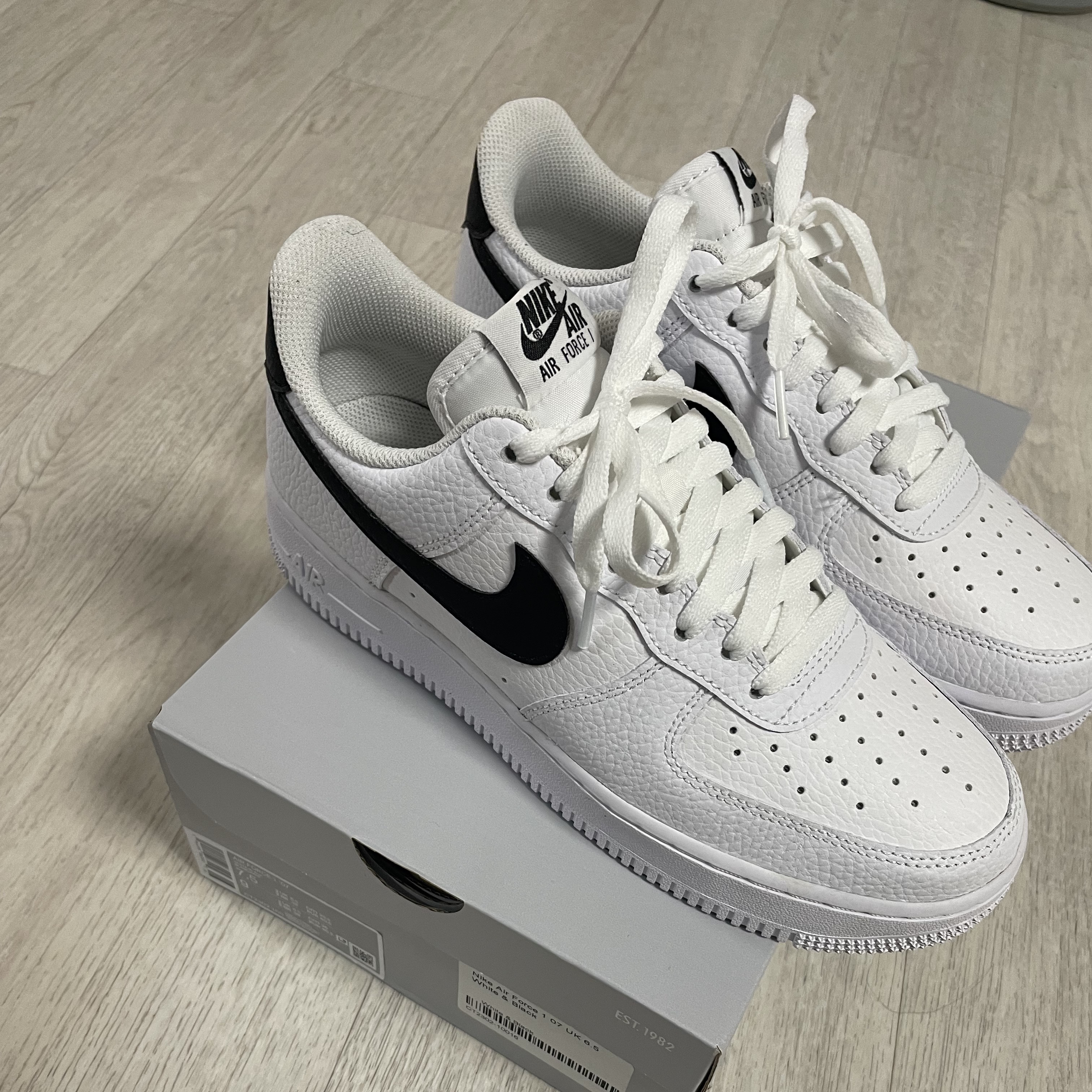 Nike Air Force 1 '07 White Black 착용 스타일