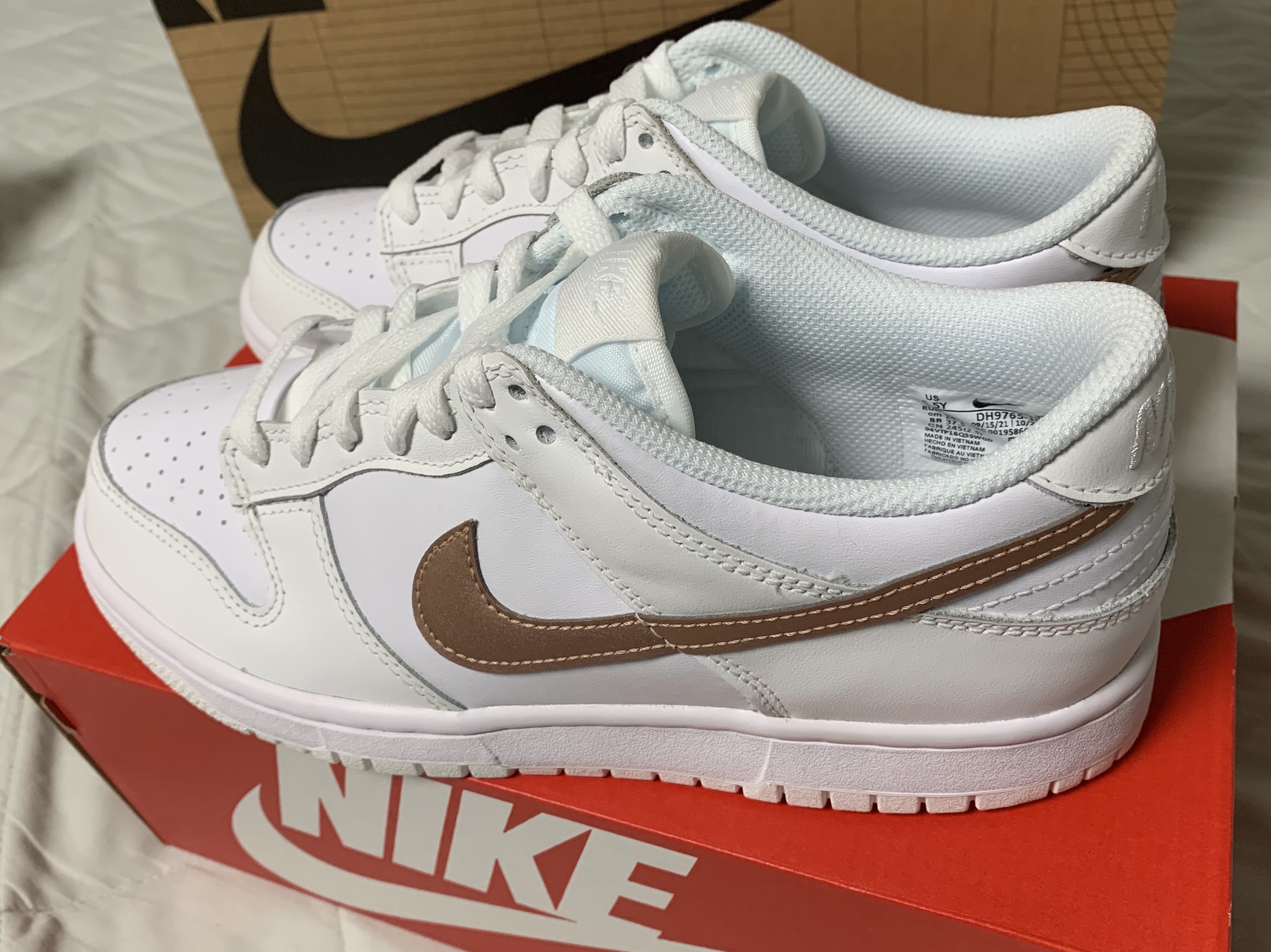 (GS) Nike Dunk Low White Rose Pink 착용 스타일 - 4