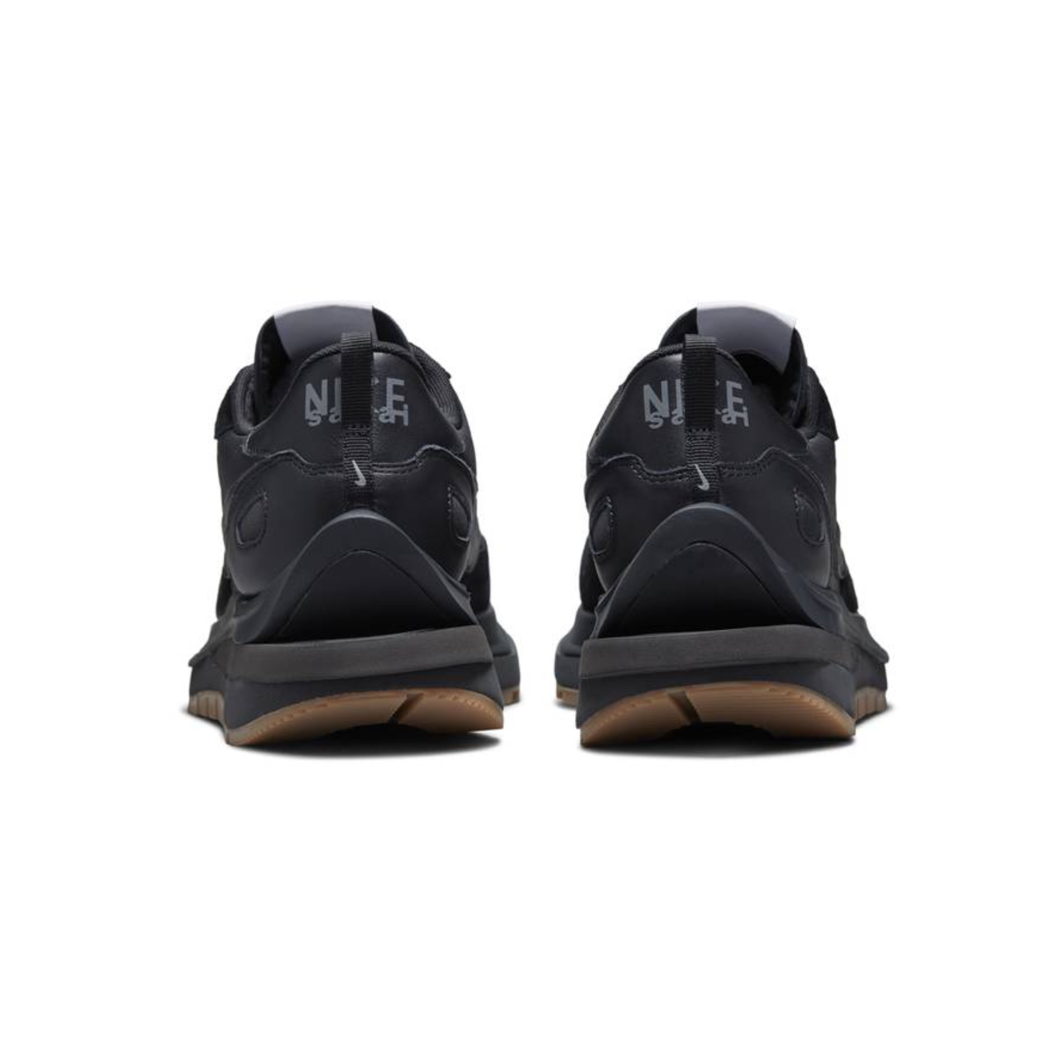 Nike x Sacai VaporWaffle Black and Gum 착용 스타일 - 5