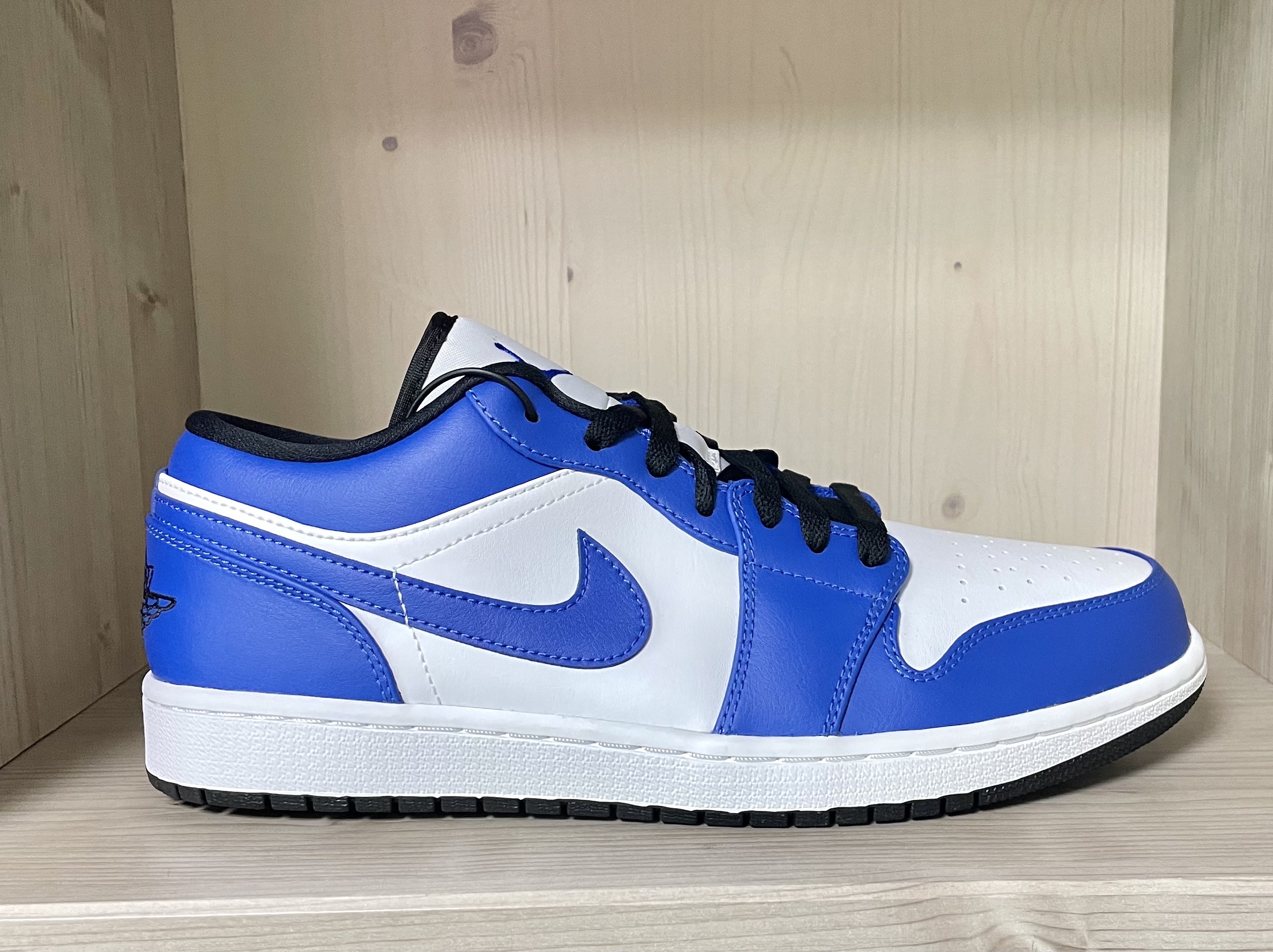Jordan 1 Low Hyper Royal 착용 스타일