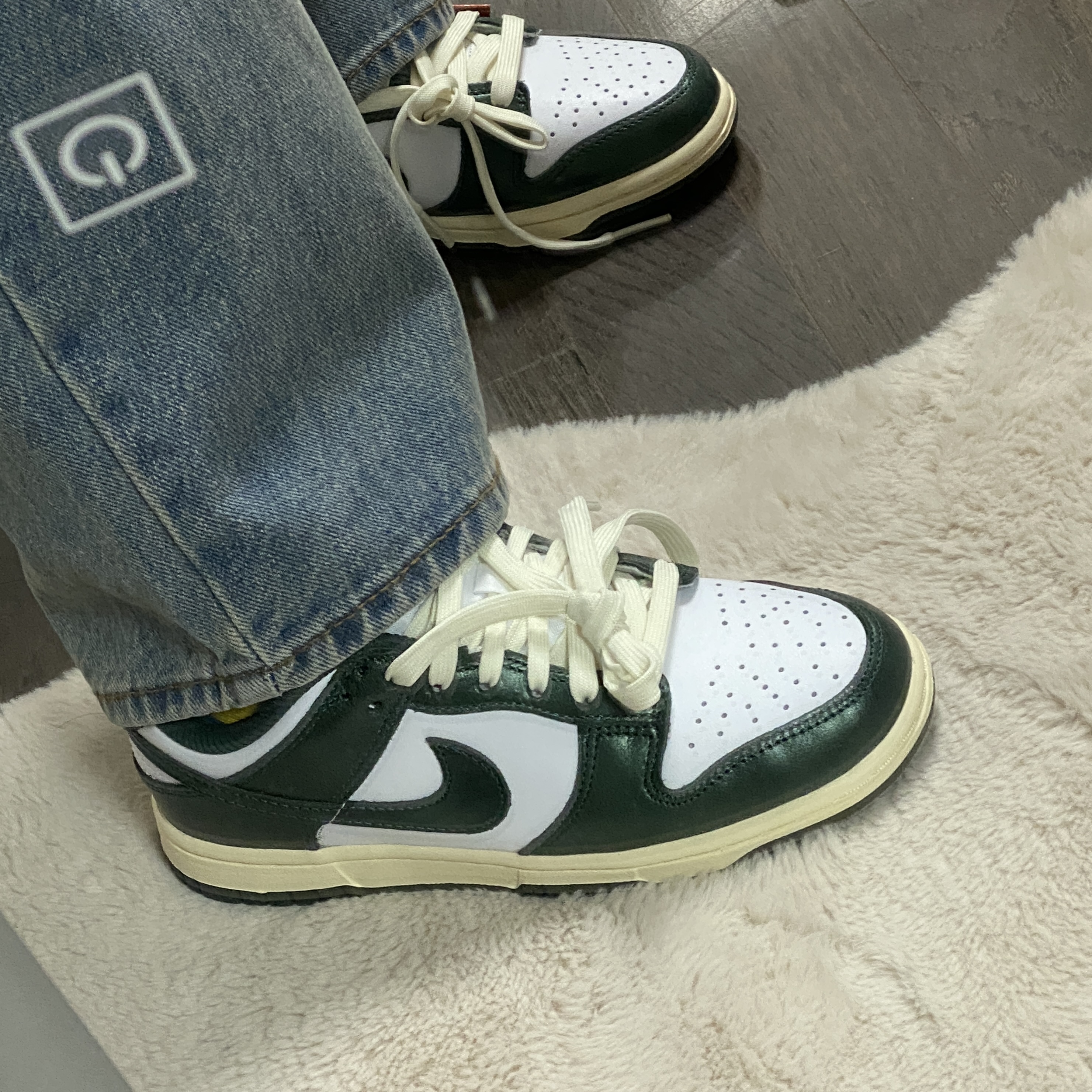 (W) Nike Dunk Low Vintage Green 착용 스타일